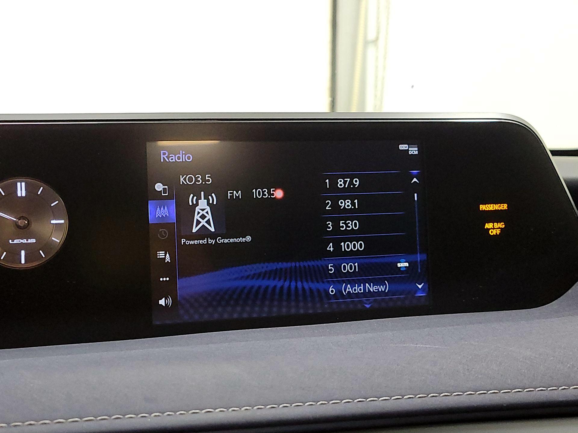 Thumbnail: 2019 Lexus UX - 15