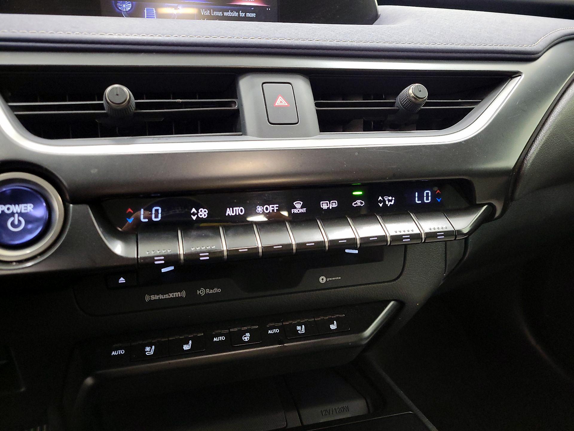 Thumbnail: 2019 Lexus UX - 16