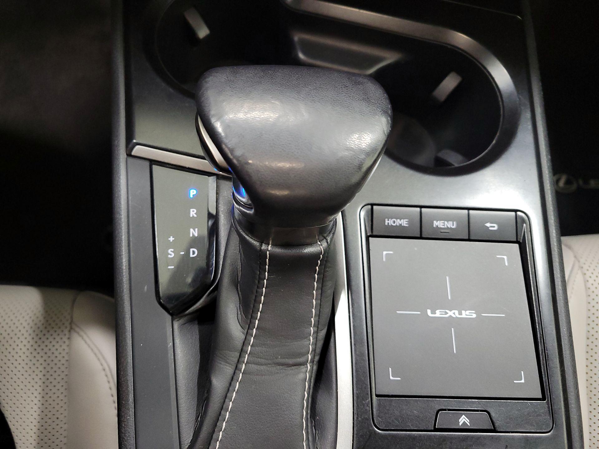 Thumbnail: 2019 Lexus UX - 17