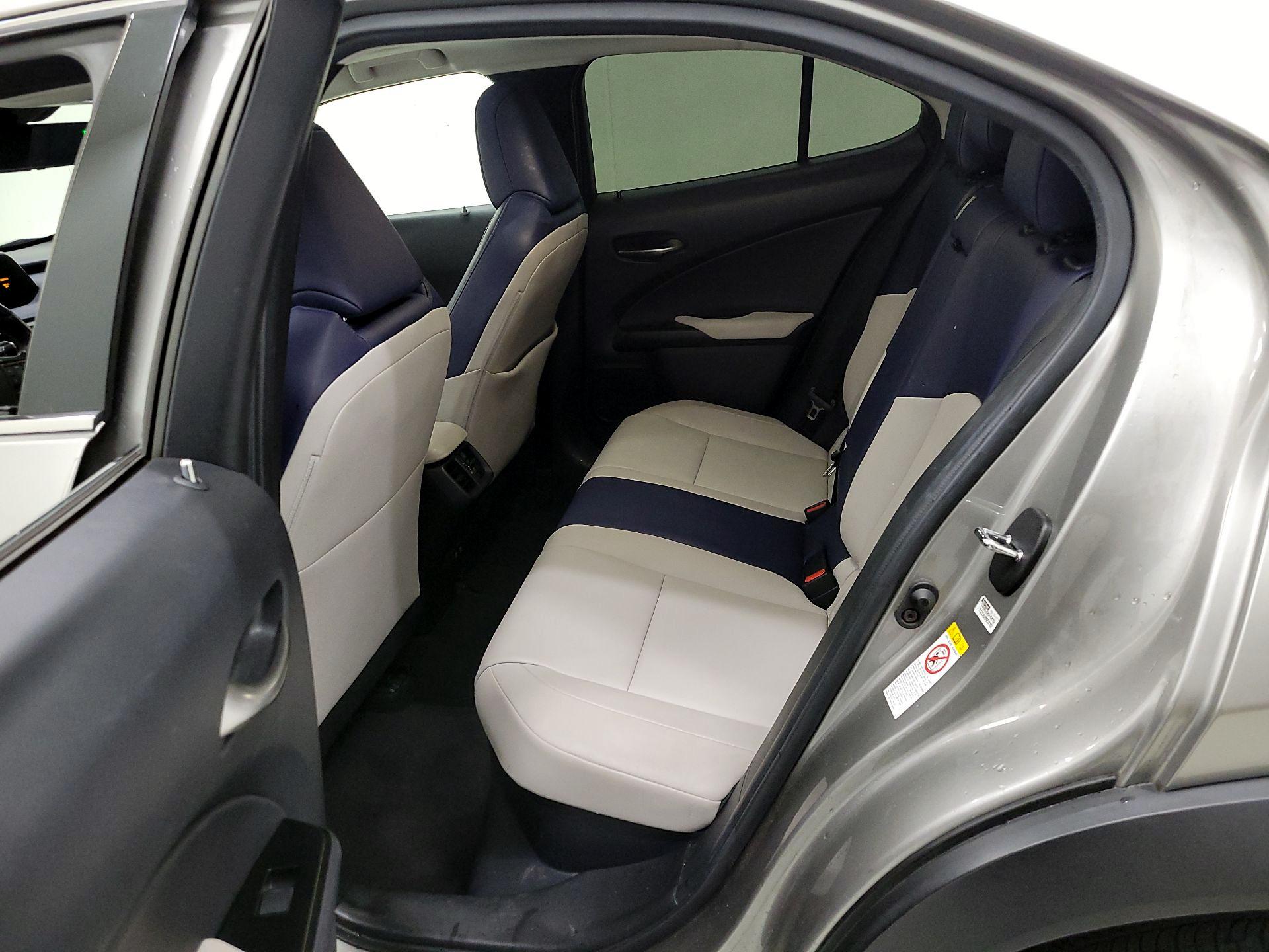 Thumbnail: 2019 Lexus UX - 19