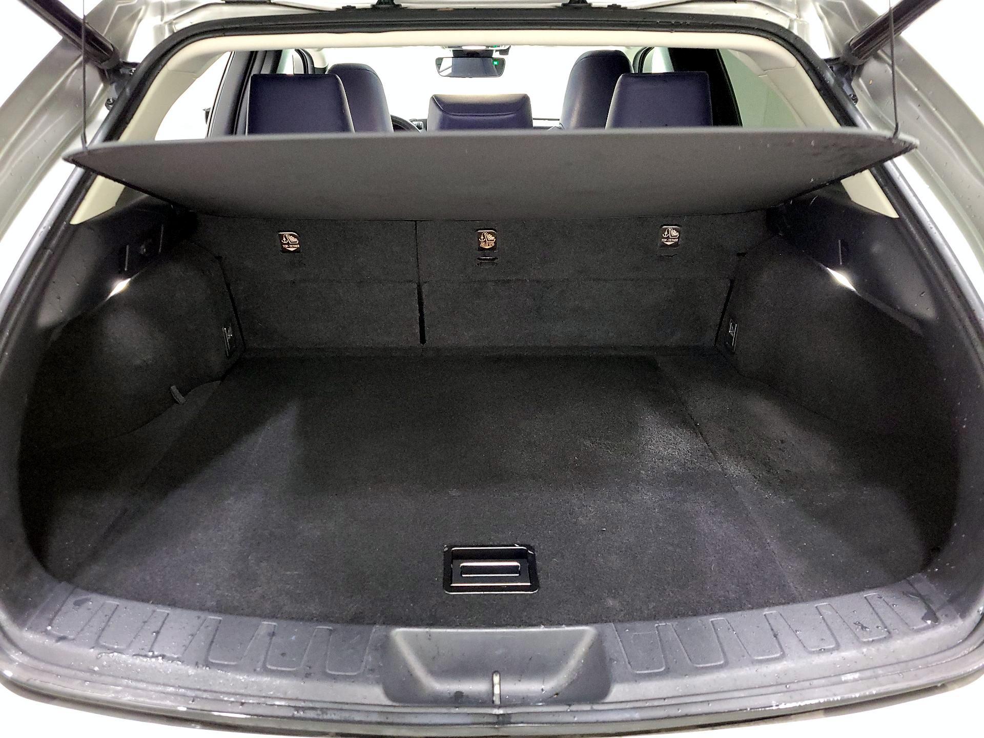 Thumbnail: 2019 Lexus UX - 20