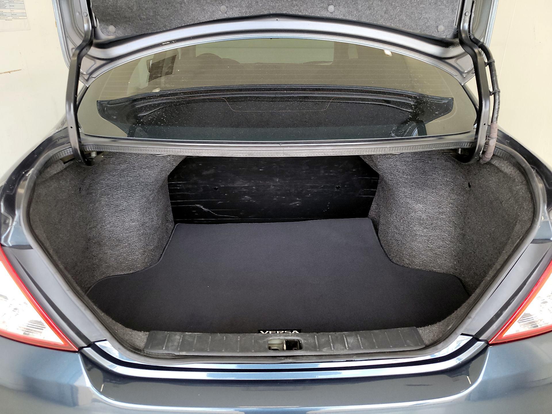 Thumbnail: 2016 Nissan Versa - 19