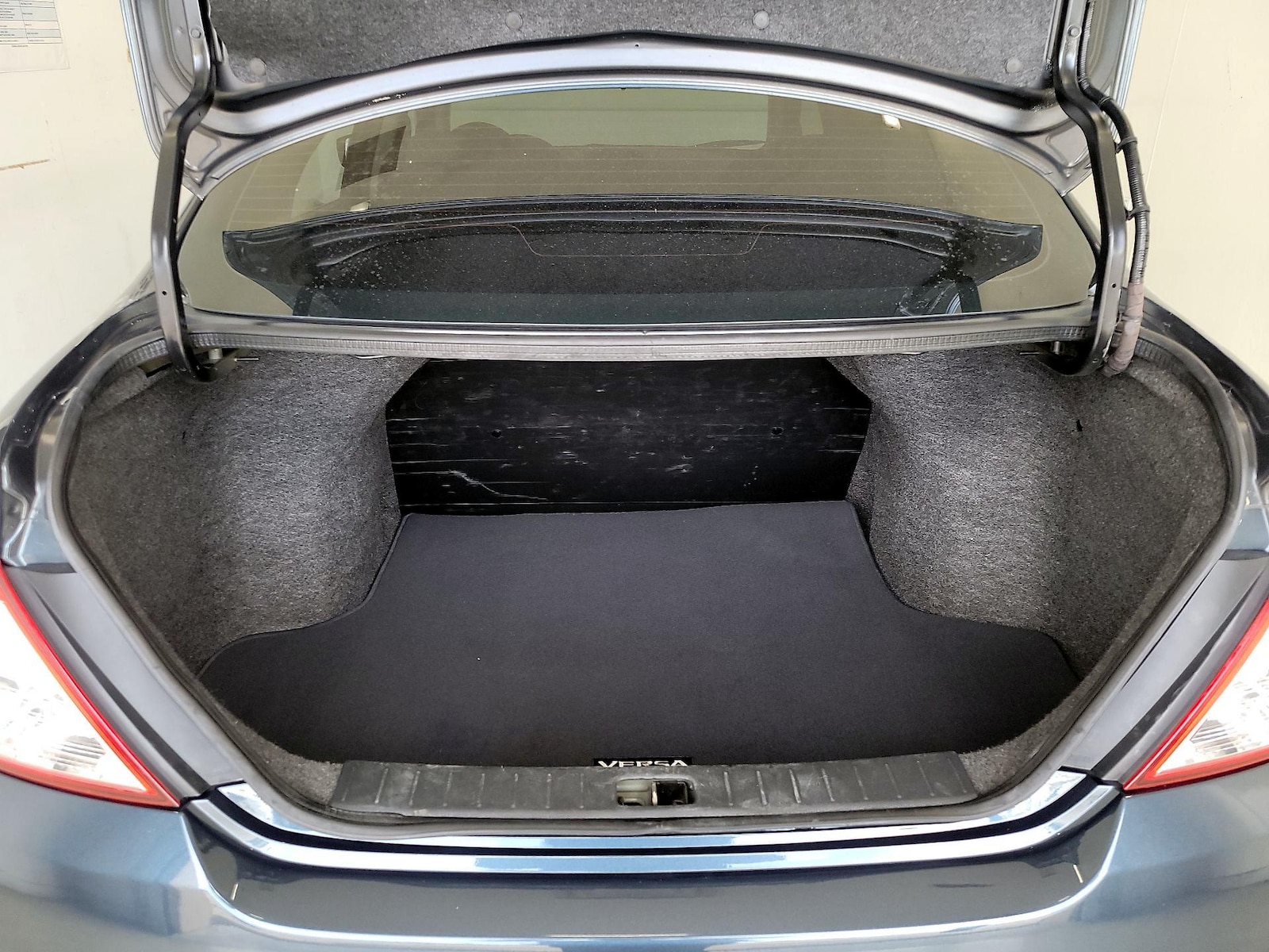2016 Nissan Versa Sedan S Plus - Photo 20