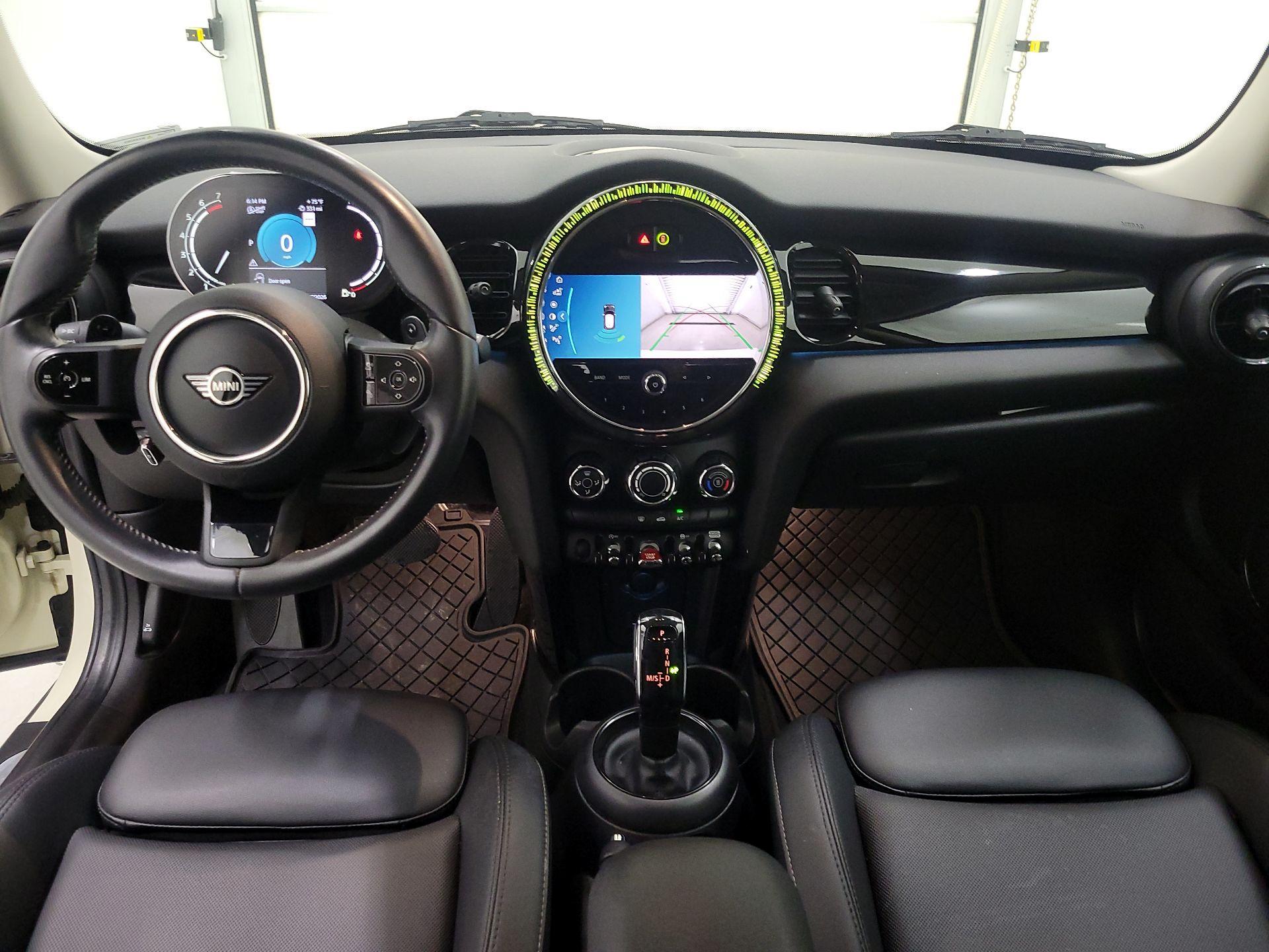 Thumbnail: 2022 MINI Cooper Hardtop - 9