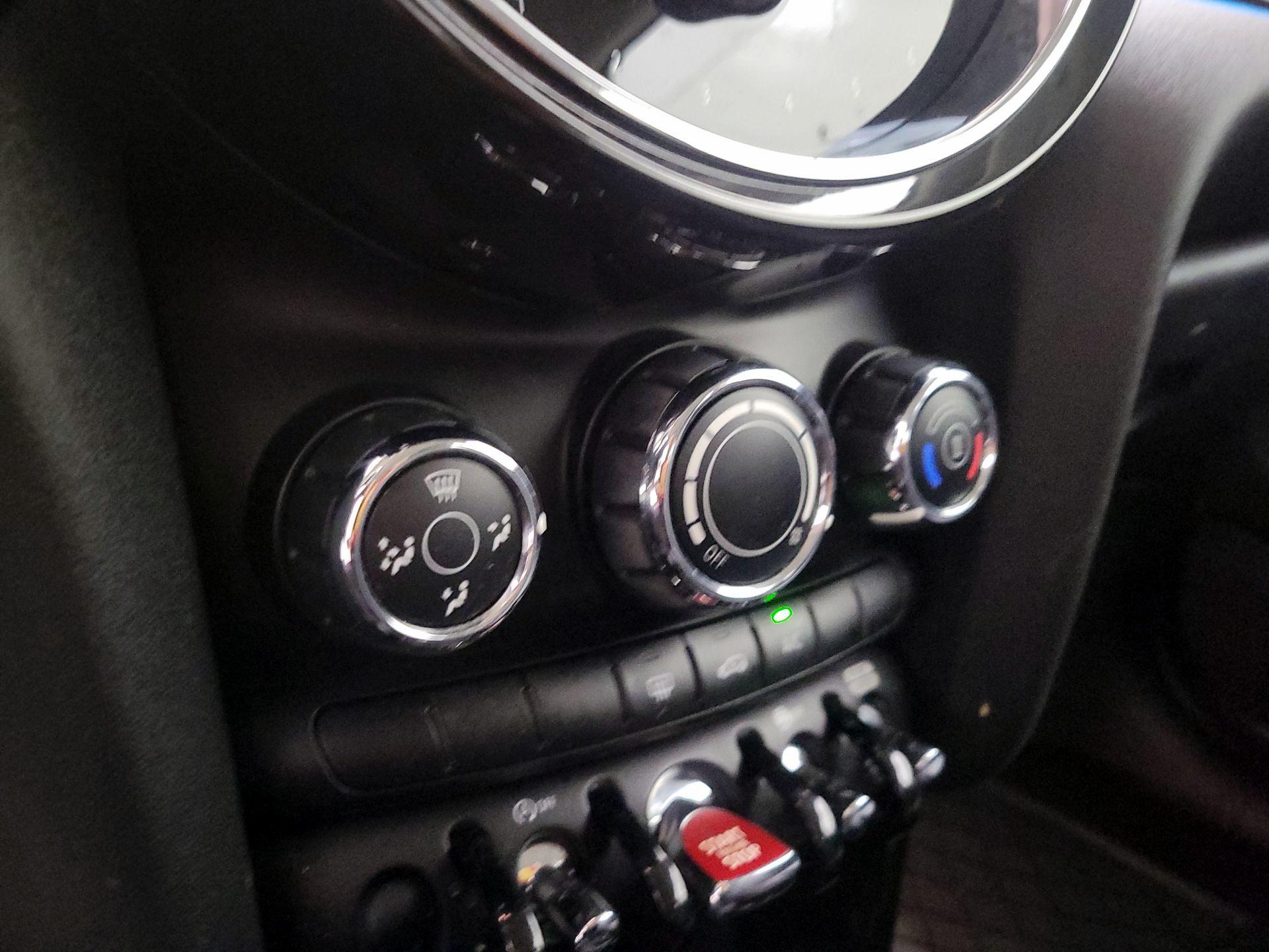 Thumbnail: 2022 MINI Cooper Hardtop - 16