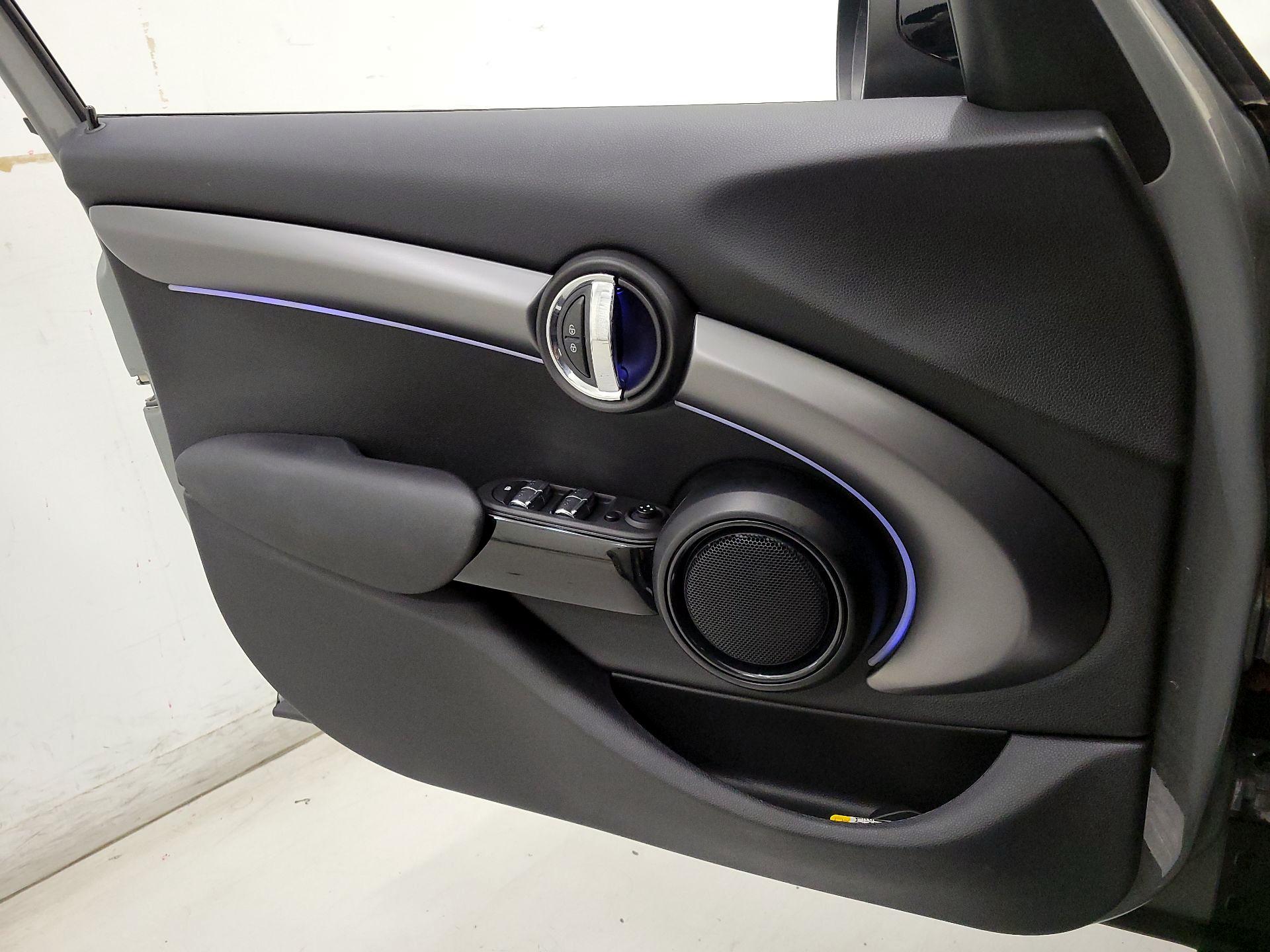 Thumbnail: 2022 MINI Cooper Hardtop - 12