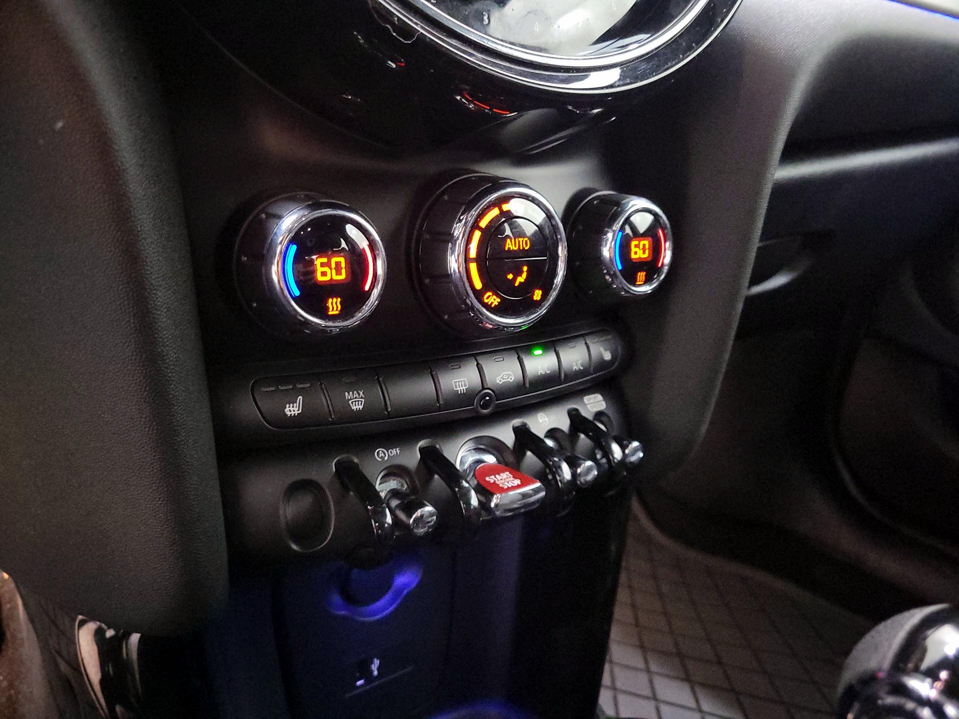 Thumbnail: 2022 MINI Cooper Hardtop - 15