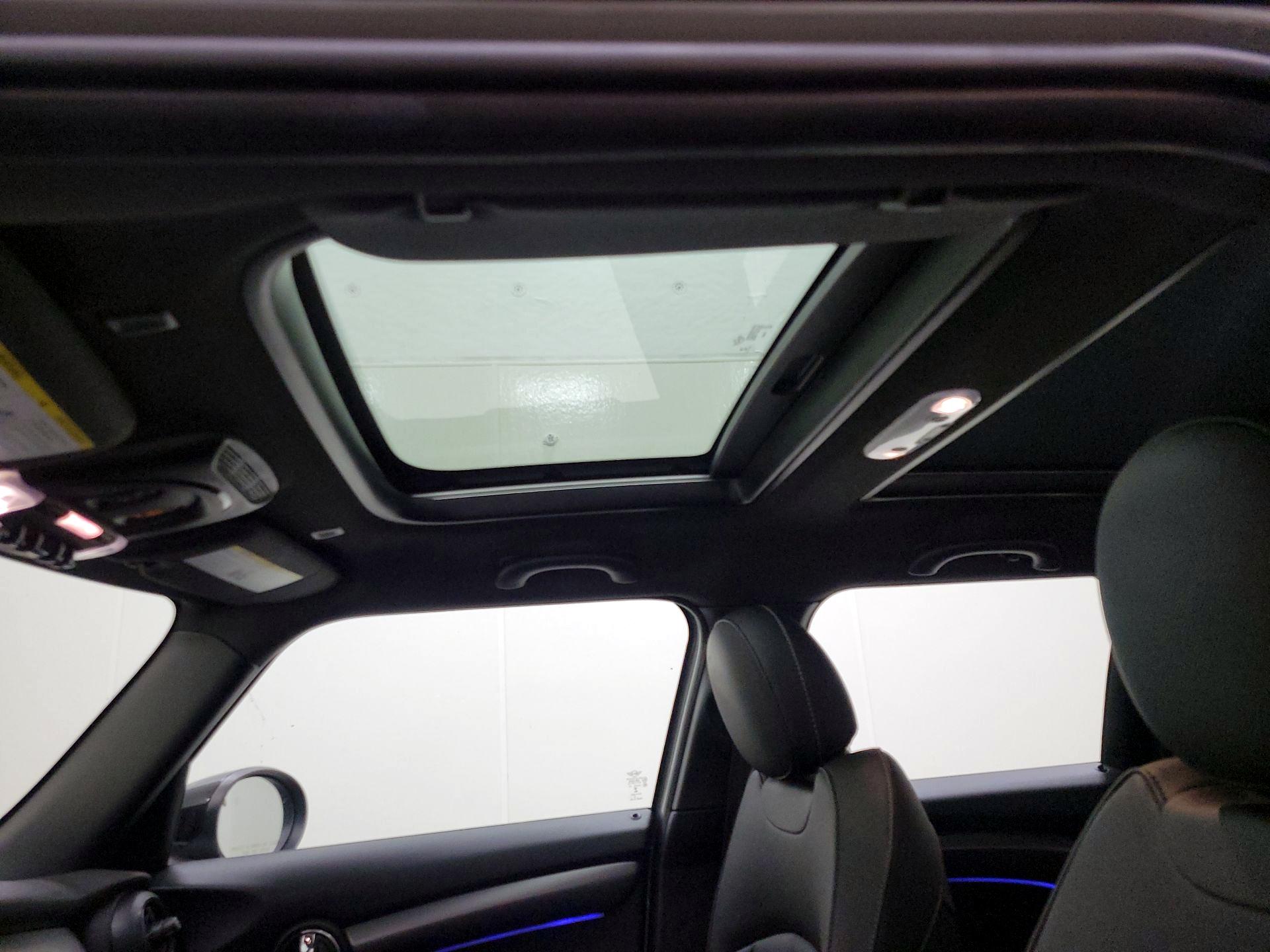 Thumbnail: 2022 MINI Cooper Hardtop - 18