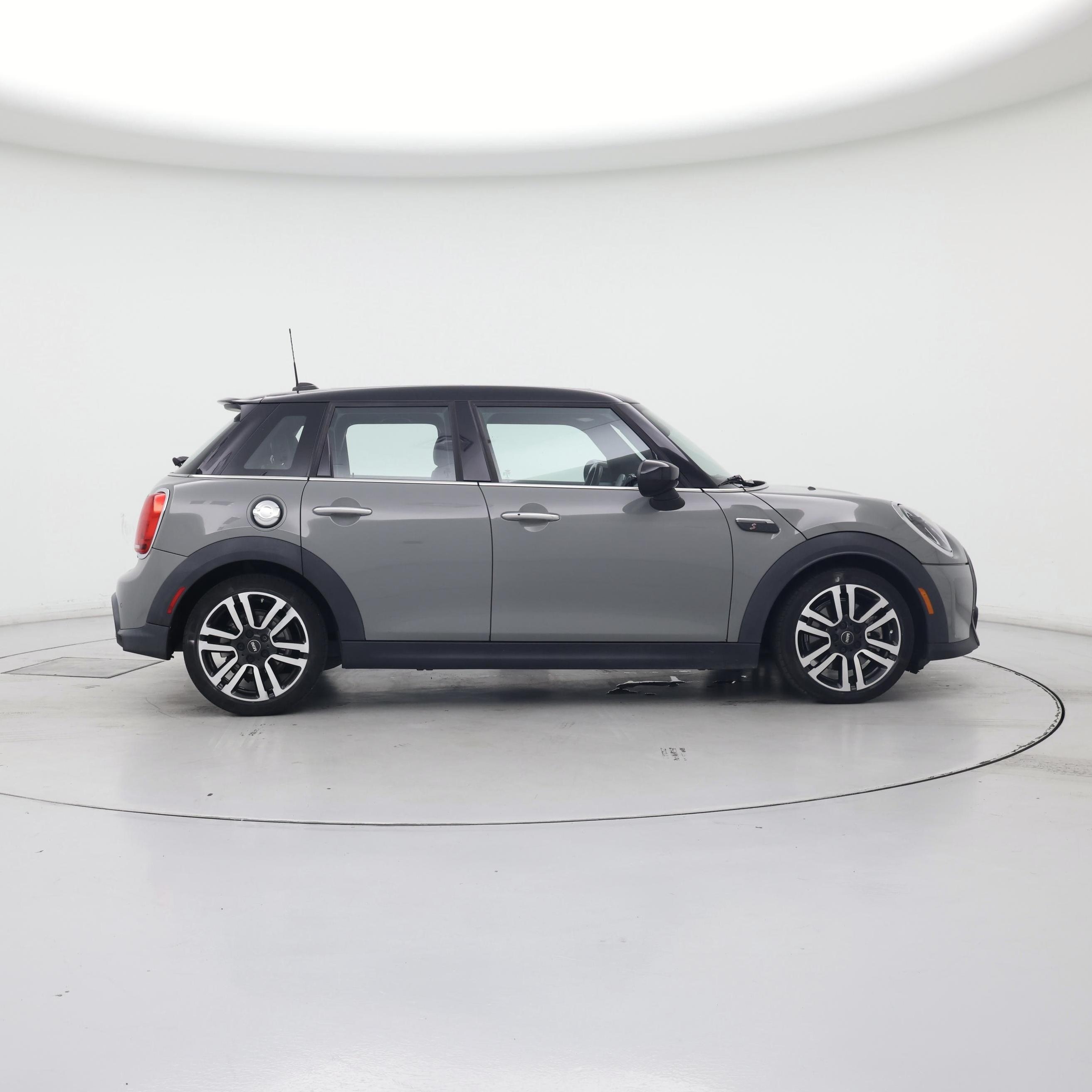 Thumbnail: 2022 MINI Cooper Hardtop - 7