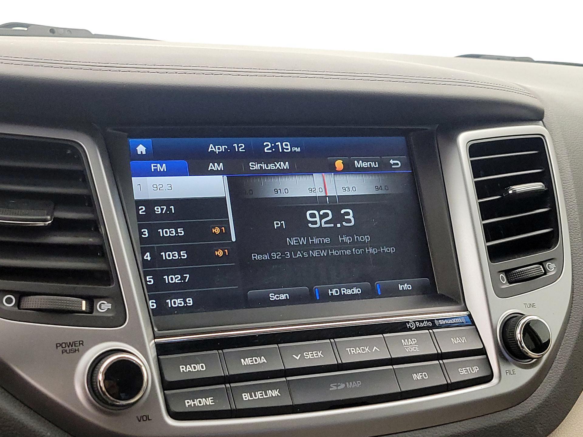 Thumbnail: 2016 Hyundai Tucson - 16