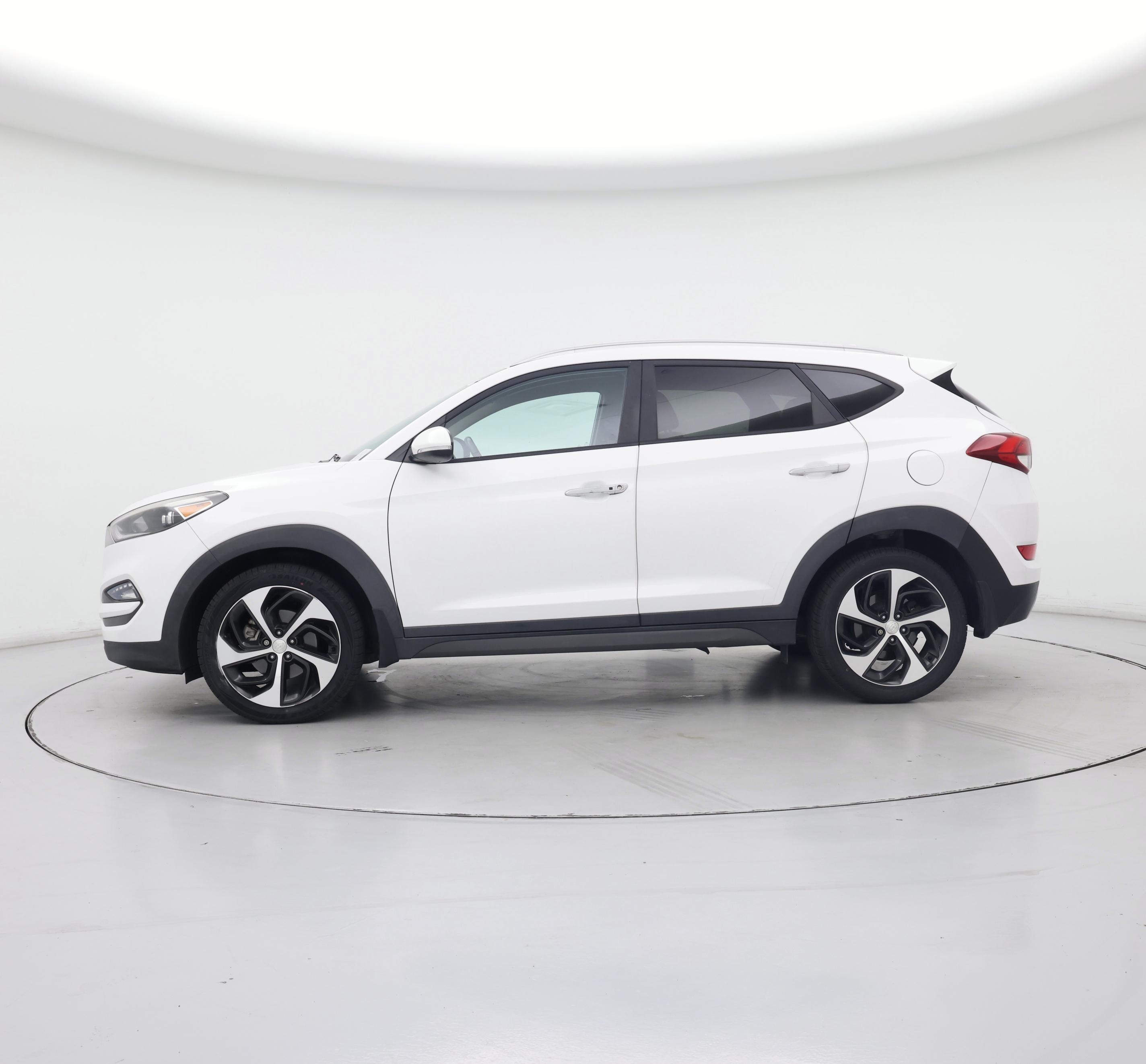 Thumbnail: 2016 Hyundai Tucson - 3