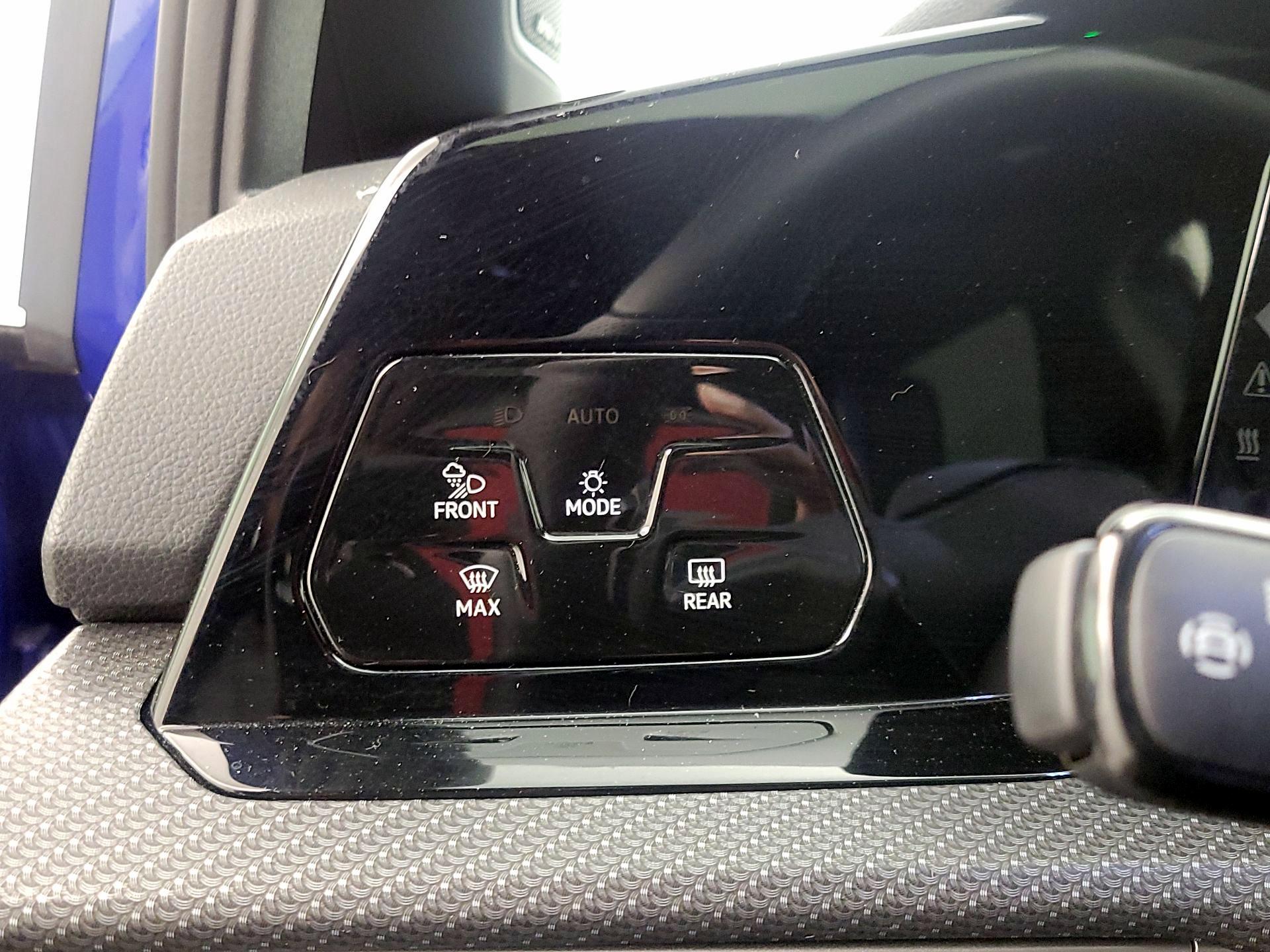 Thumbnail: 2024 Volkswagen Golf - 11