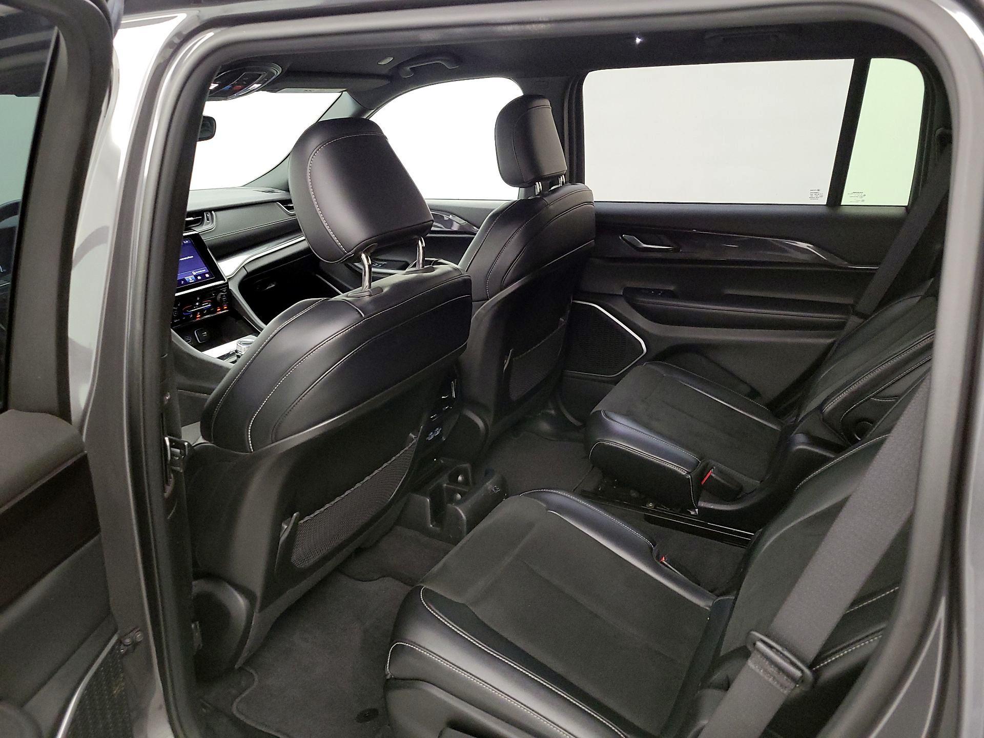 Thumbnail: 2021 Jeep Grand Cherokee L - 17