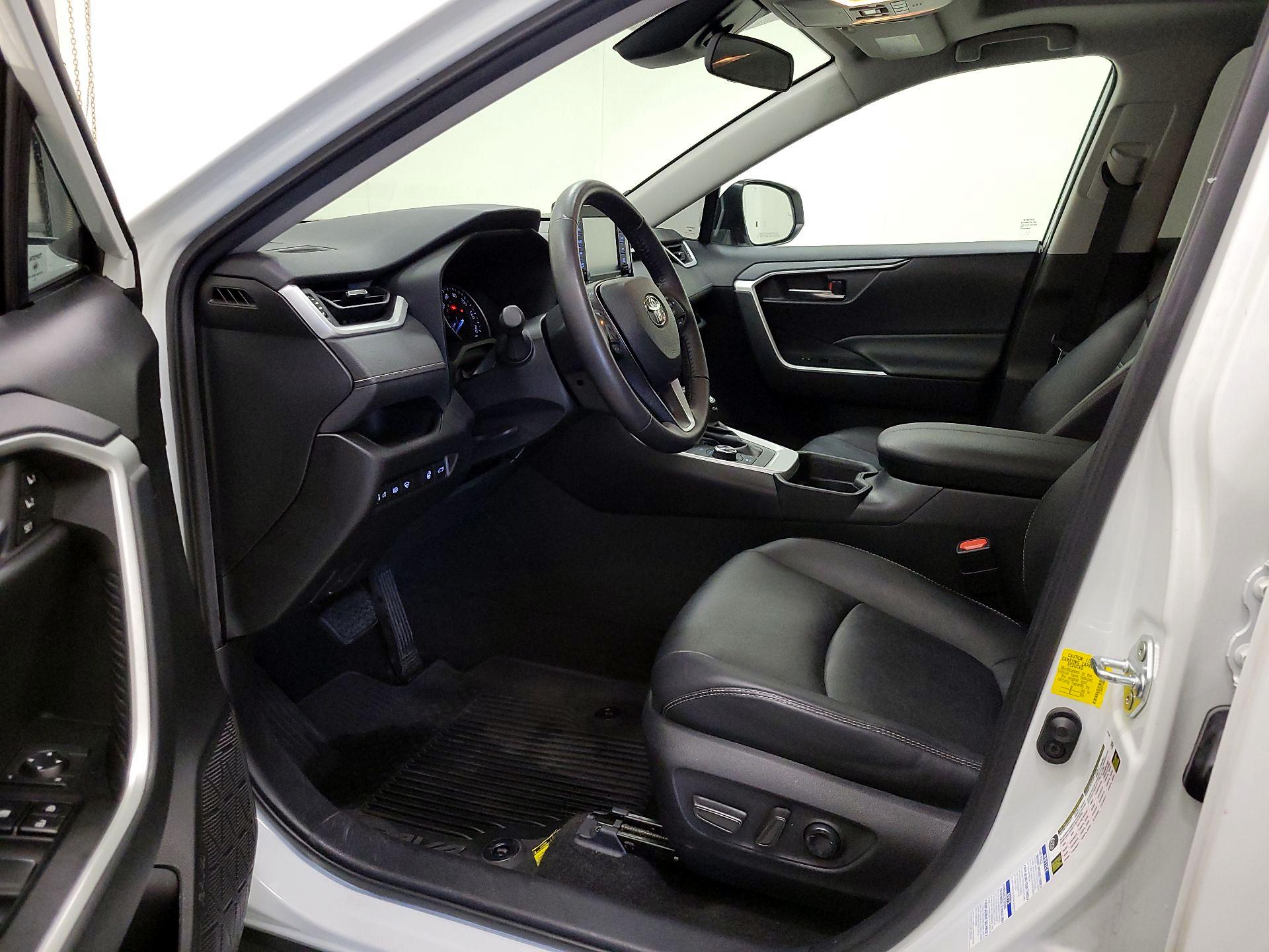 Thumbnail: 2021 Toyota RAV4 - 11