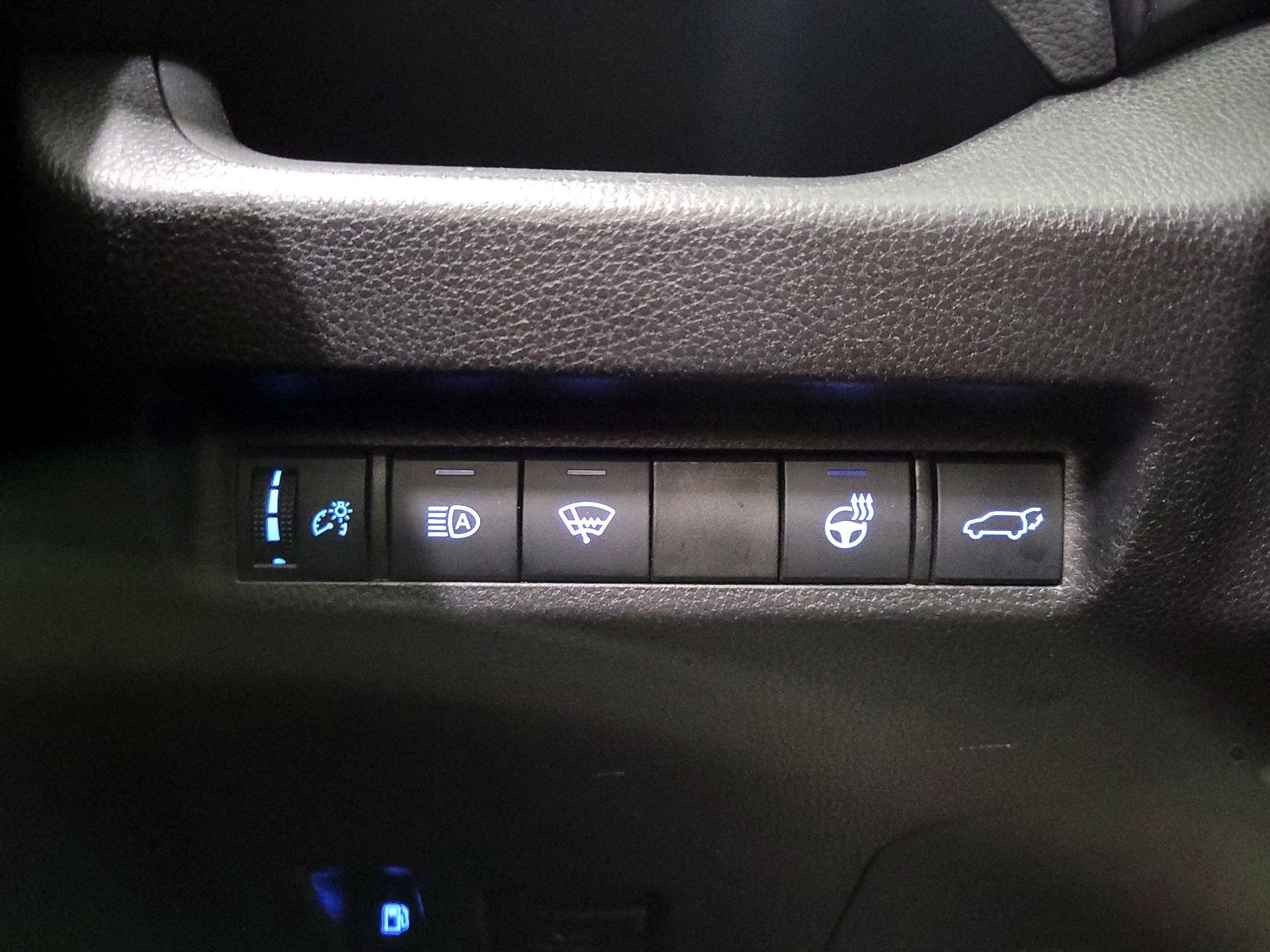 Thumbnail: 2021 Toyota RAV4 - 13