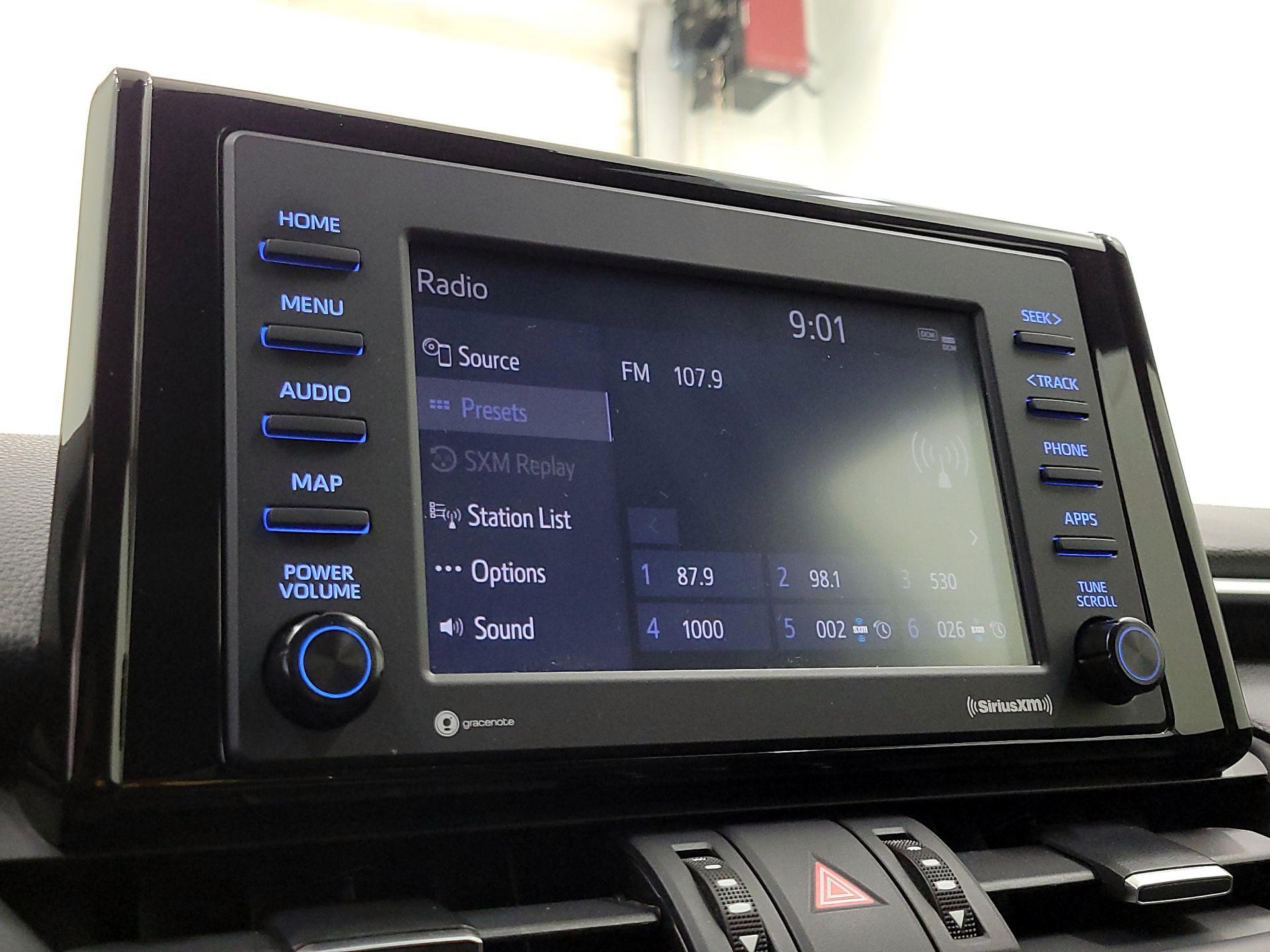 Thumbnail: 2021 Toyota RAV4 - 15