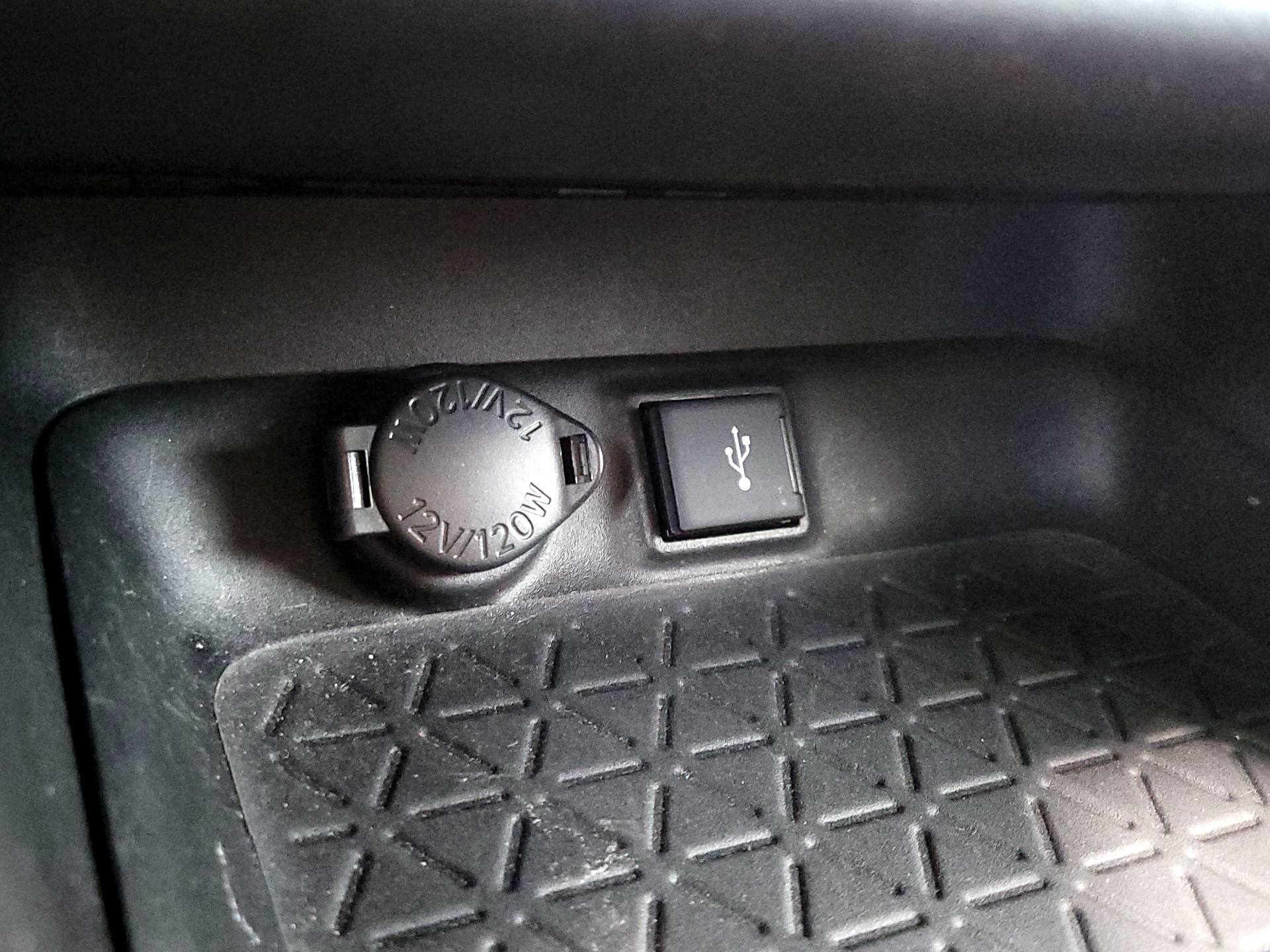 Thumbnail: 2021 Toyota RAV4 - 18