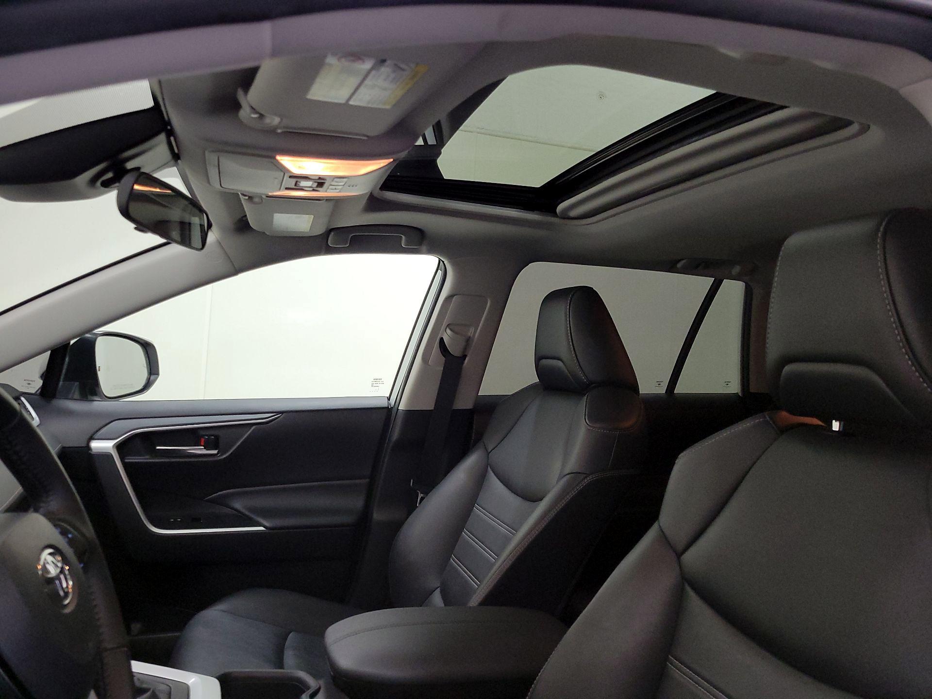 Thumbnail: 2021 Toyota RAV4 - 19