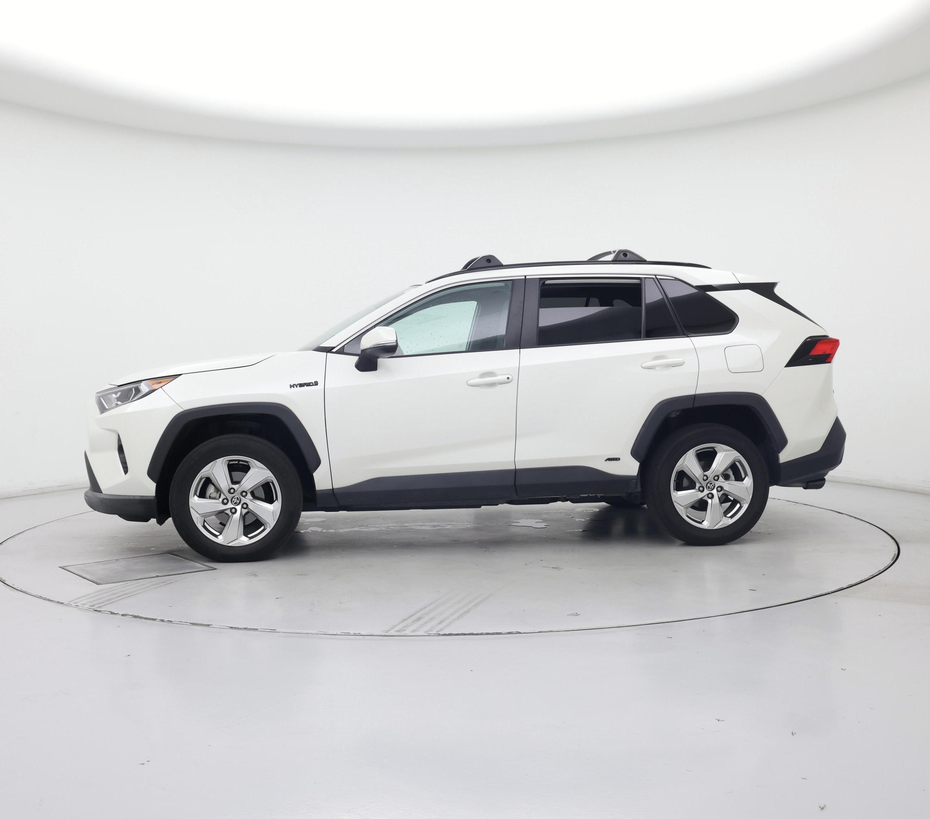 Thumbnail: 2021 Toyota RAV4 - 3