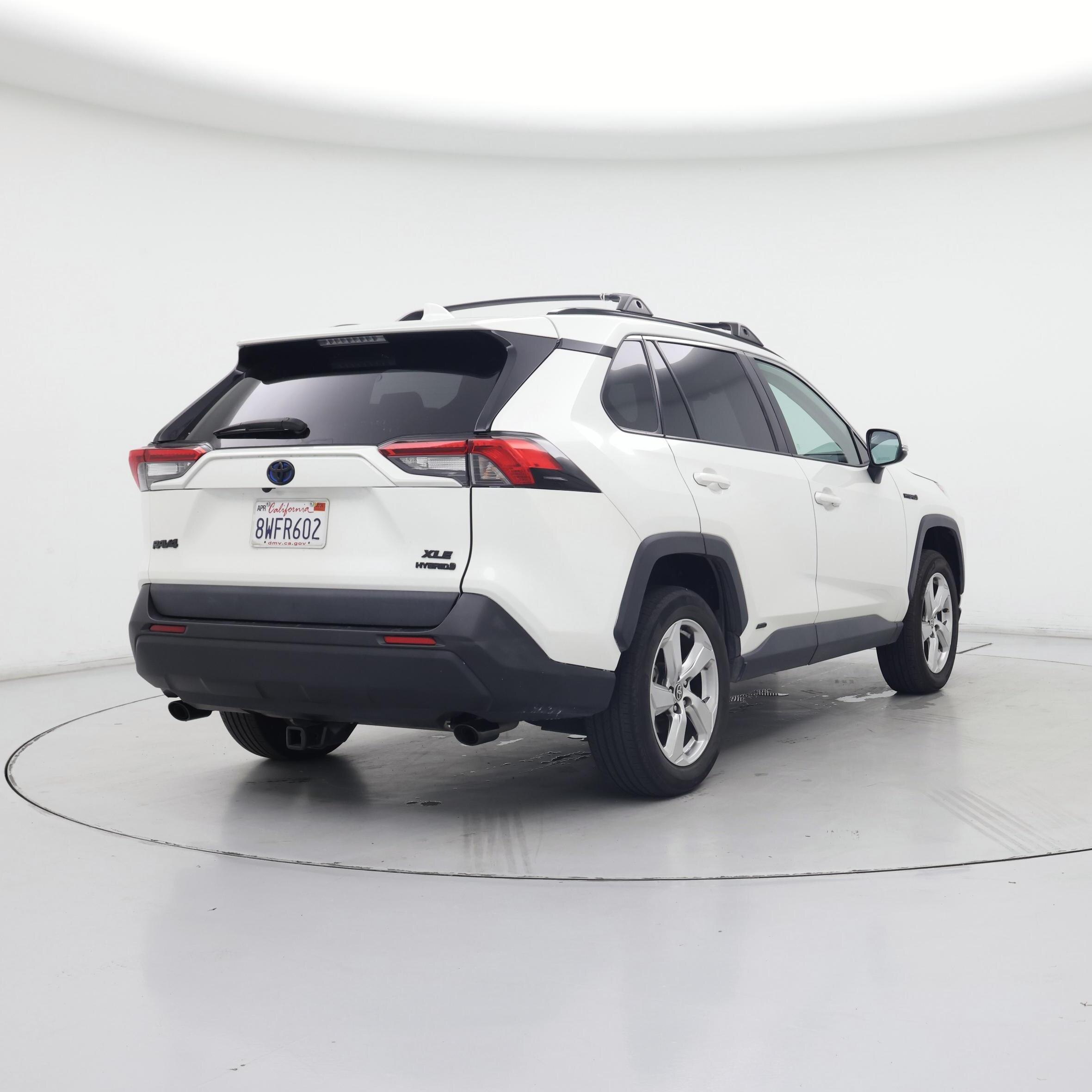 Thumbnail: 2021 Toyota RAV4 - 8