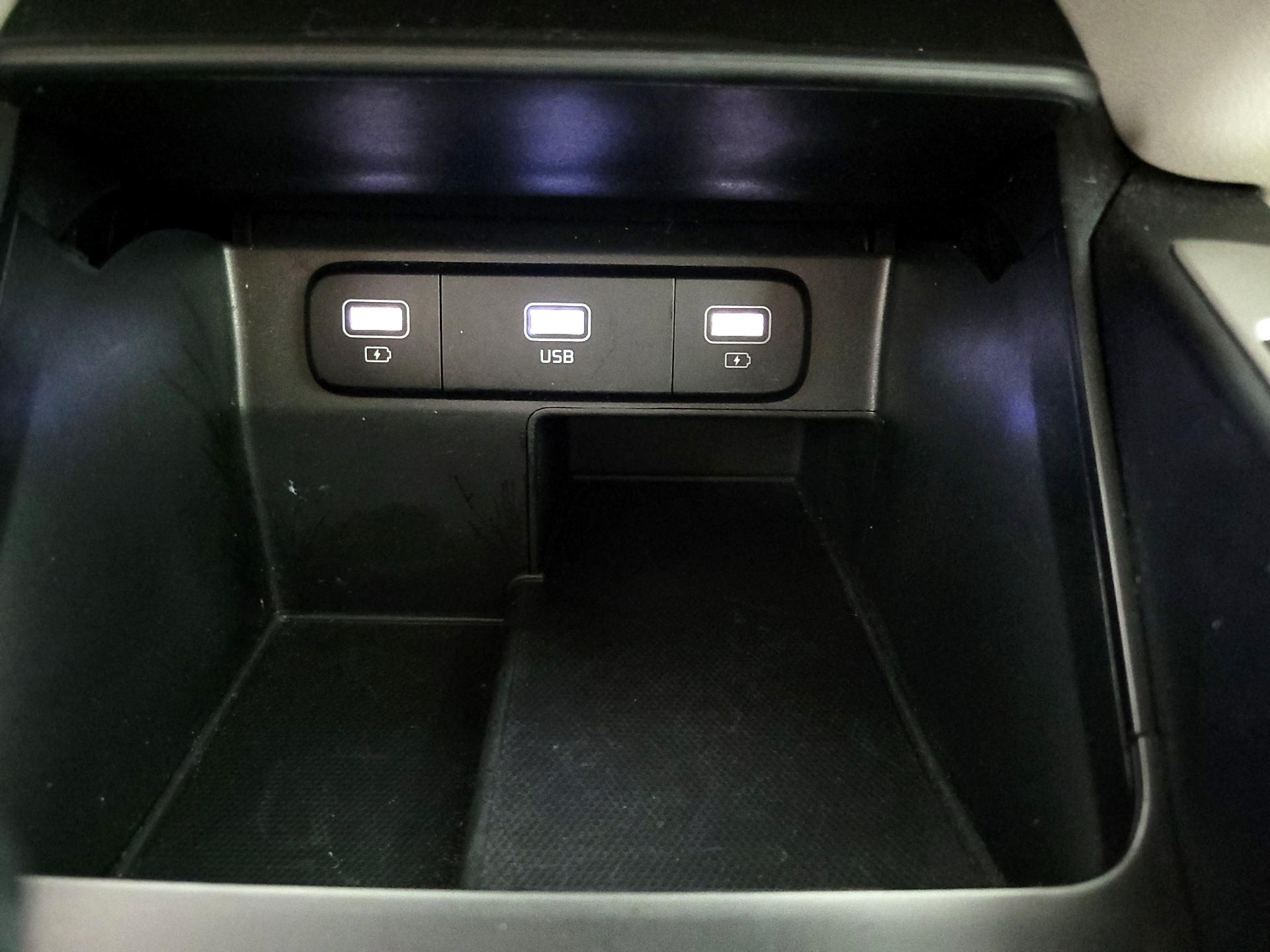 Thumbnail: 2021 Kia Sorento - 18