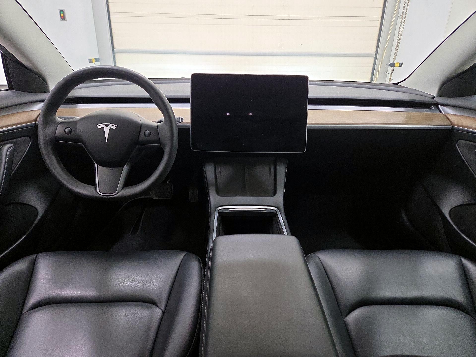 Thumbnail: 2023 Tesla Model 3 - 9