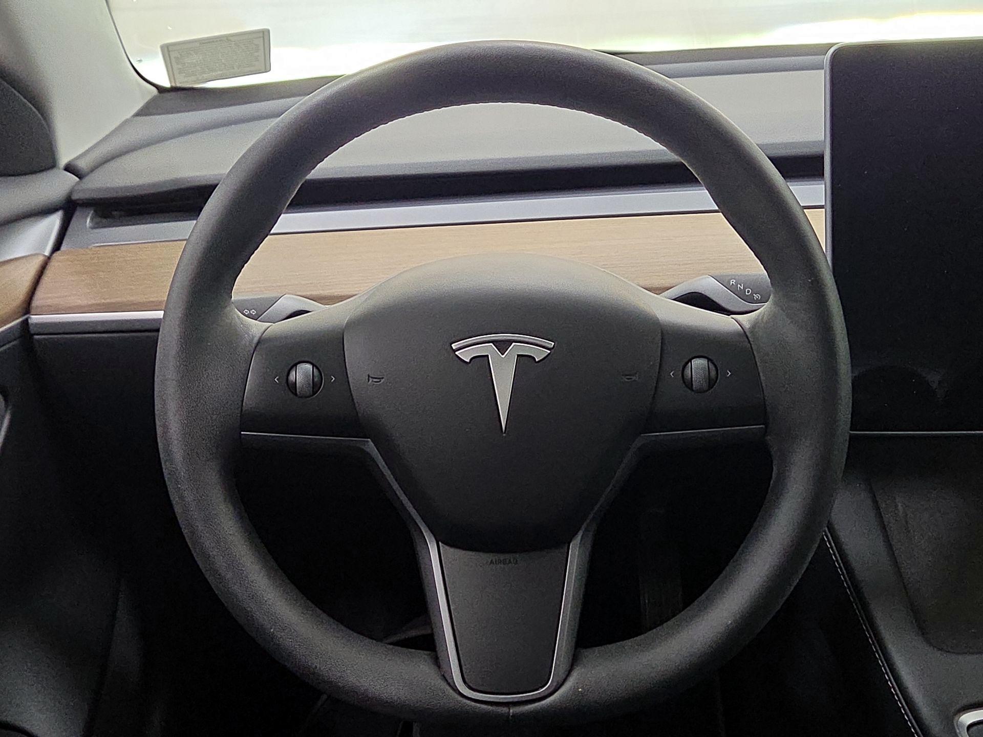 Thumbnail: 2023 Tesla Model 3 - 10