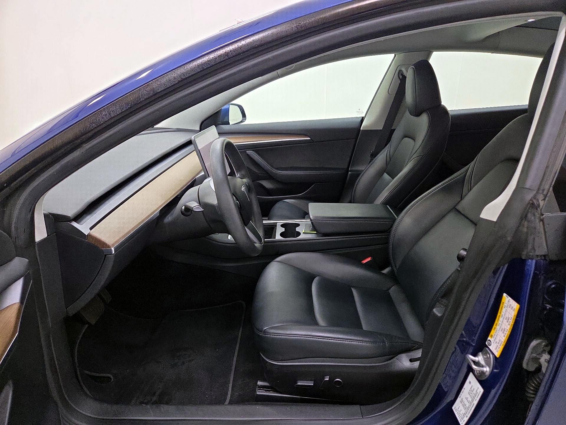 Thumbnail: 2023 Tesla Model 3 - 11