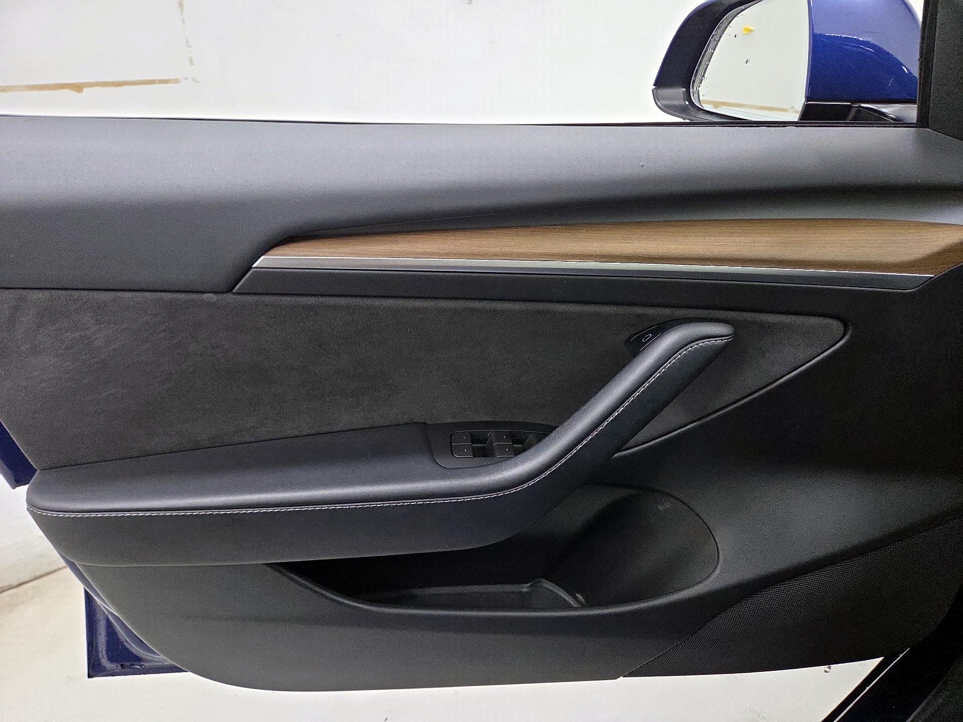 Thumbnail: 2023 Tesla Model 3 - 12