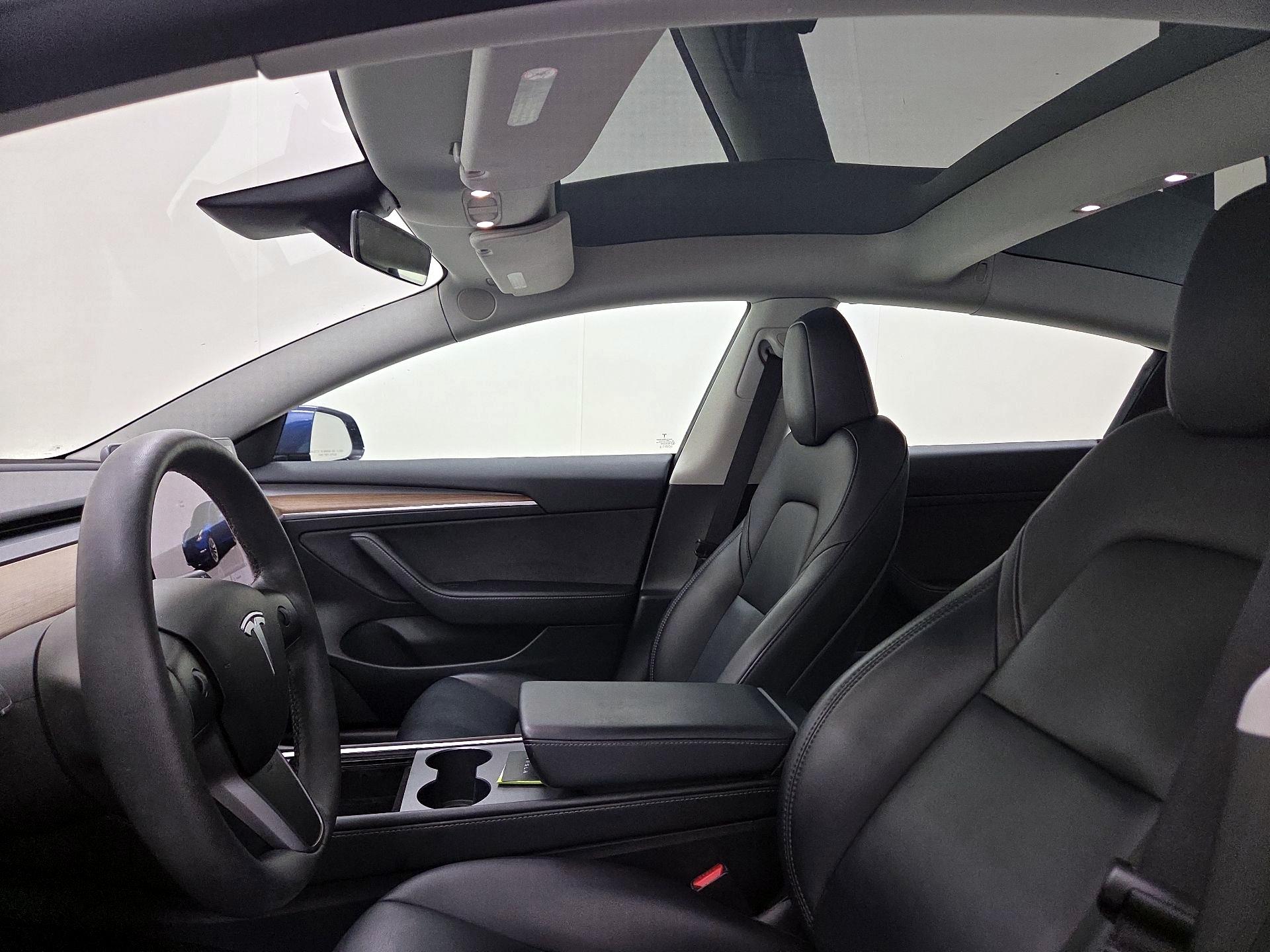 Thumbnail: 2023 Tesla Model 3 - 18