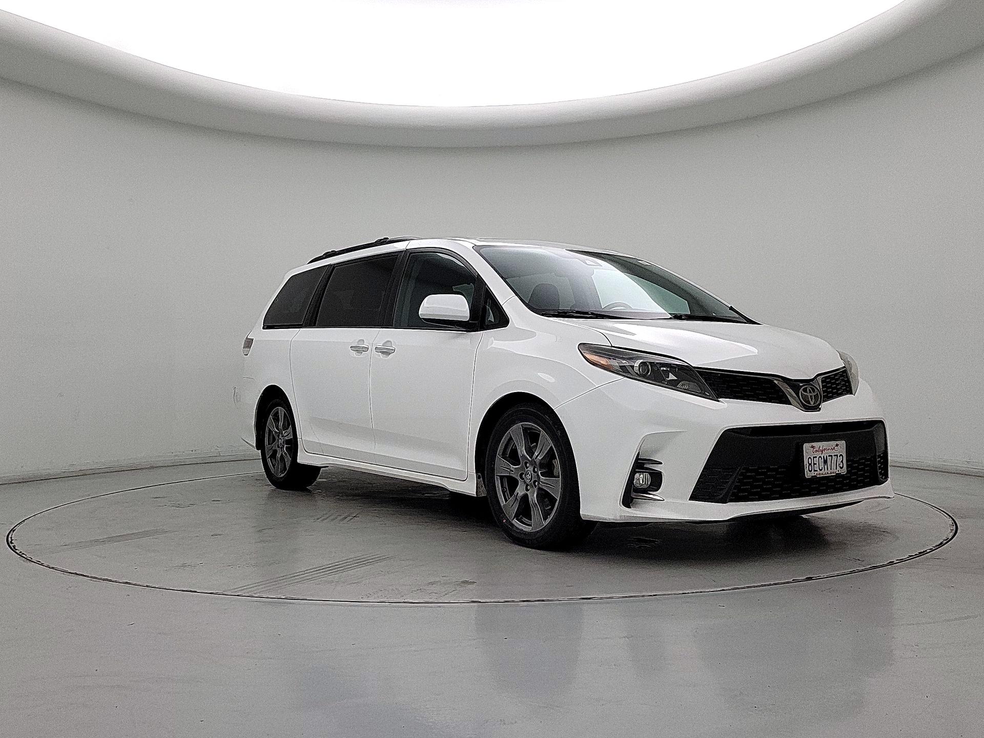 Thumbnail: 2018 Toyota Sienna - 1