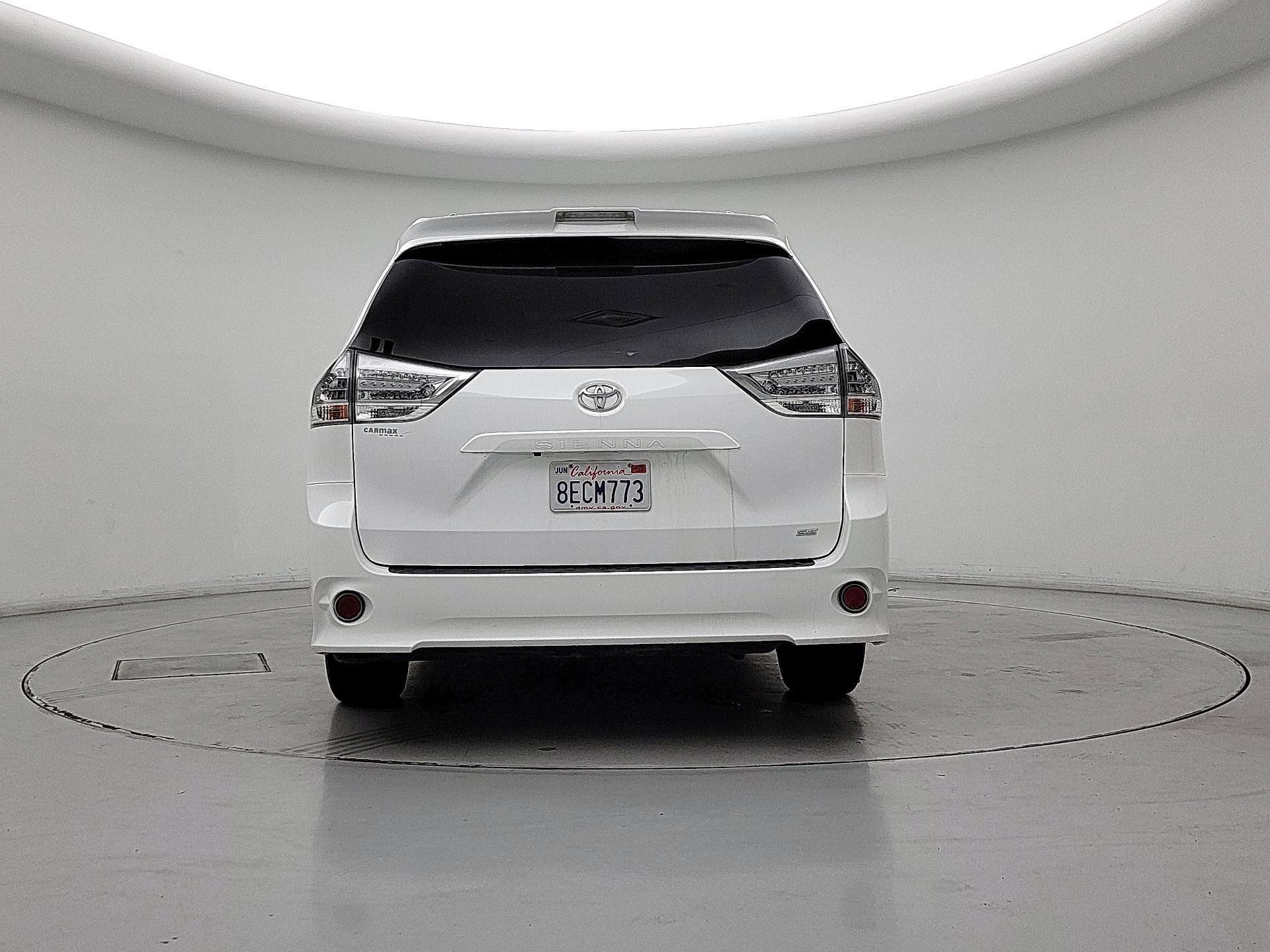 Thumbnail: 2018 Toyota Sienna - 6