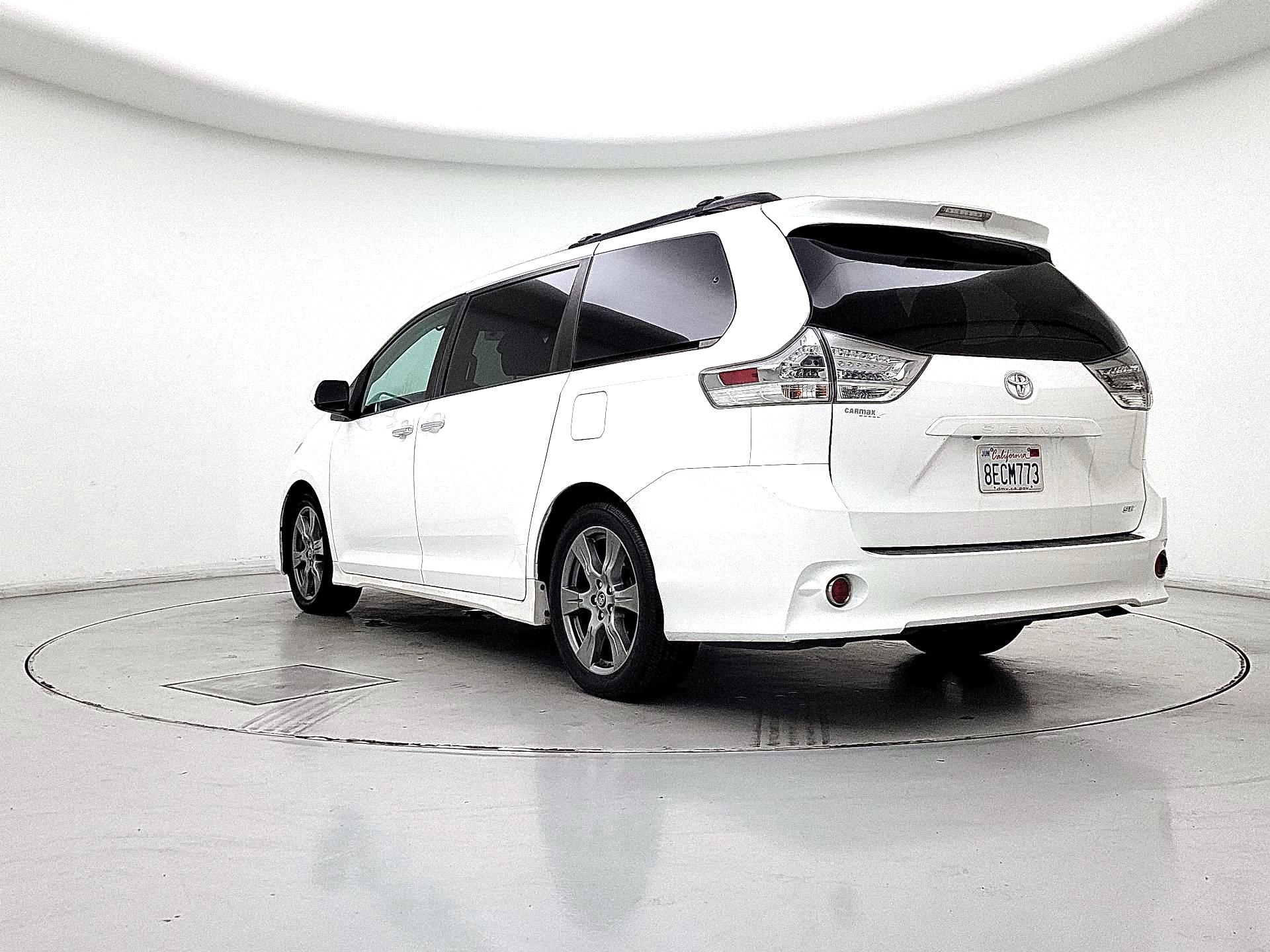 Thumbnail: 2018 Toyota Sienna - 7