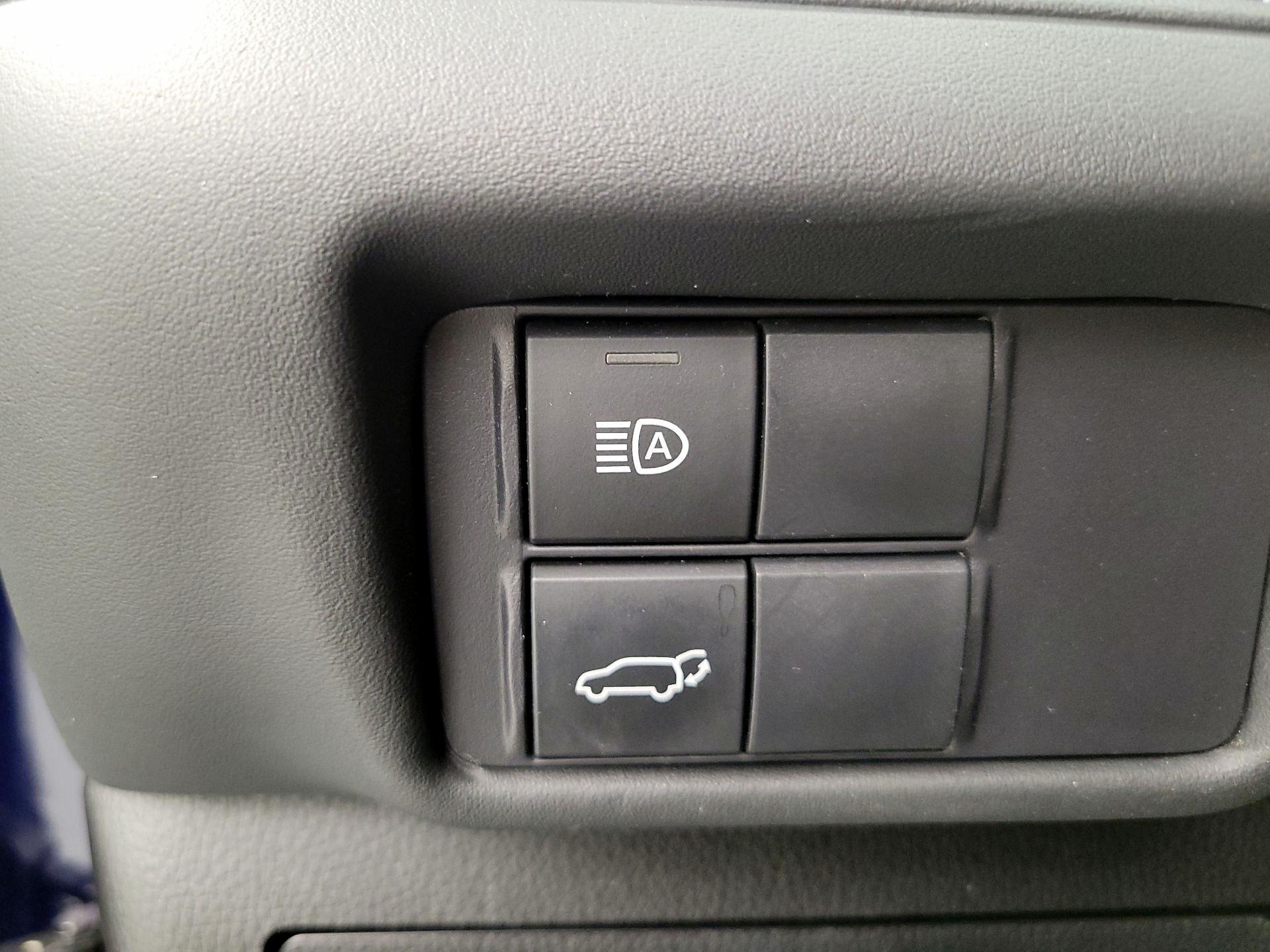 Thumbnail: 2020 Toyota Highlander - 11