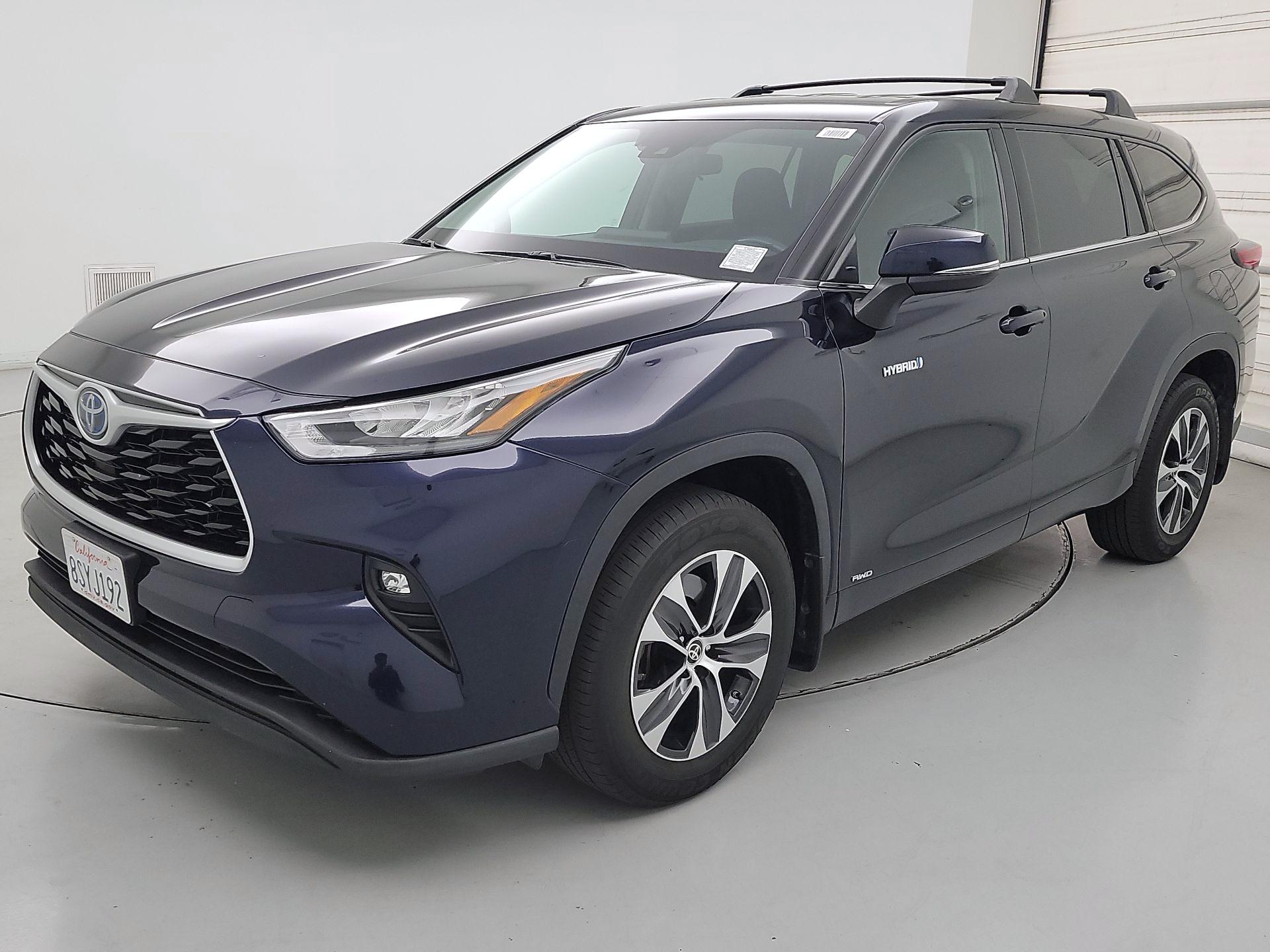 Thumbnail: 2020 Toyota Highlander - 3