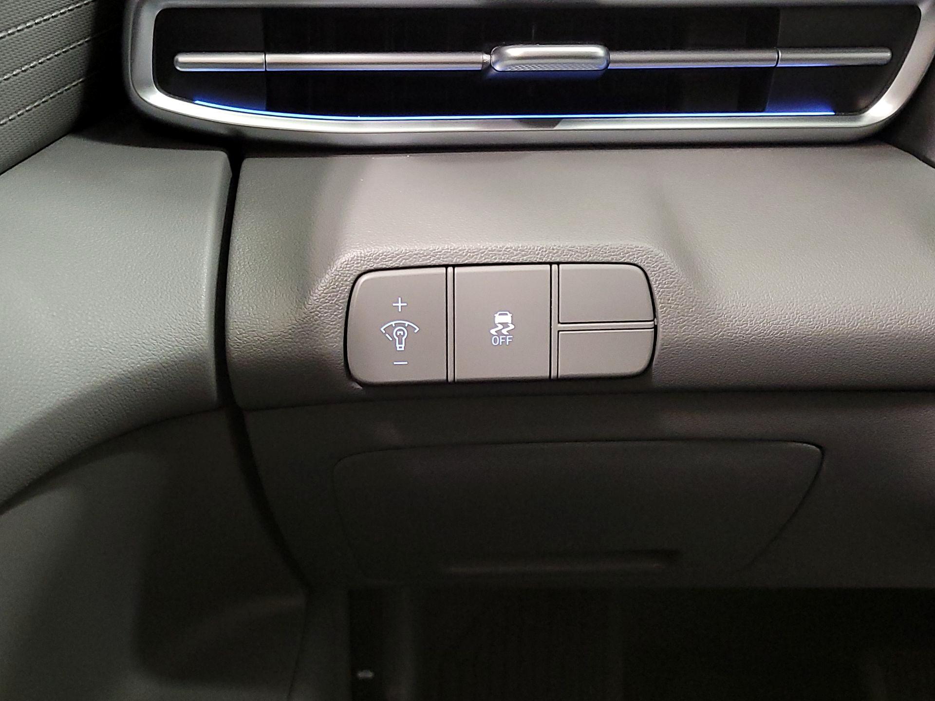 Thumbnail: 2024 Hyundai Elantra - 13