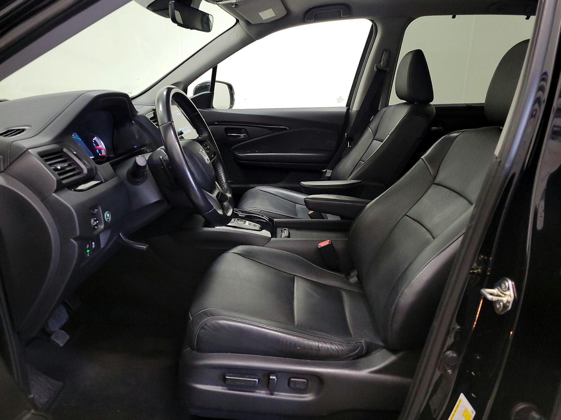 Thumbnail: 2019 Honda Pilot - 11