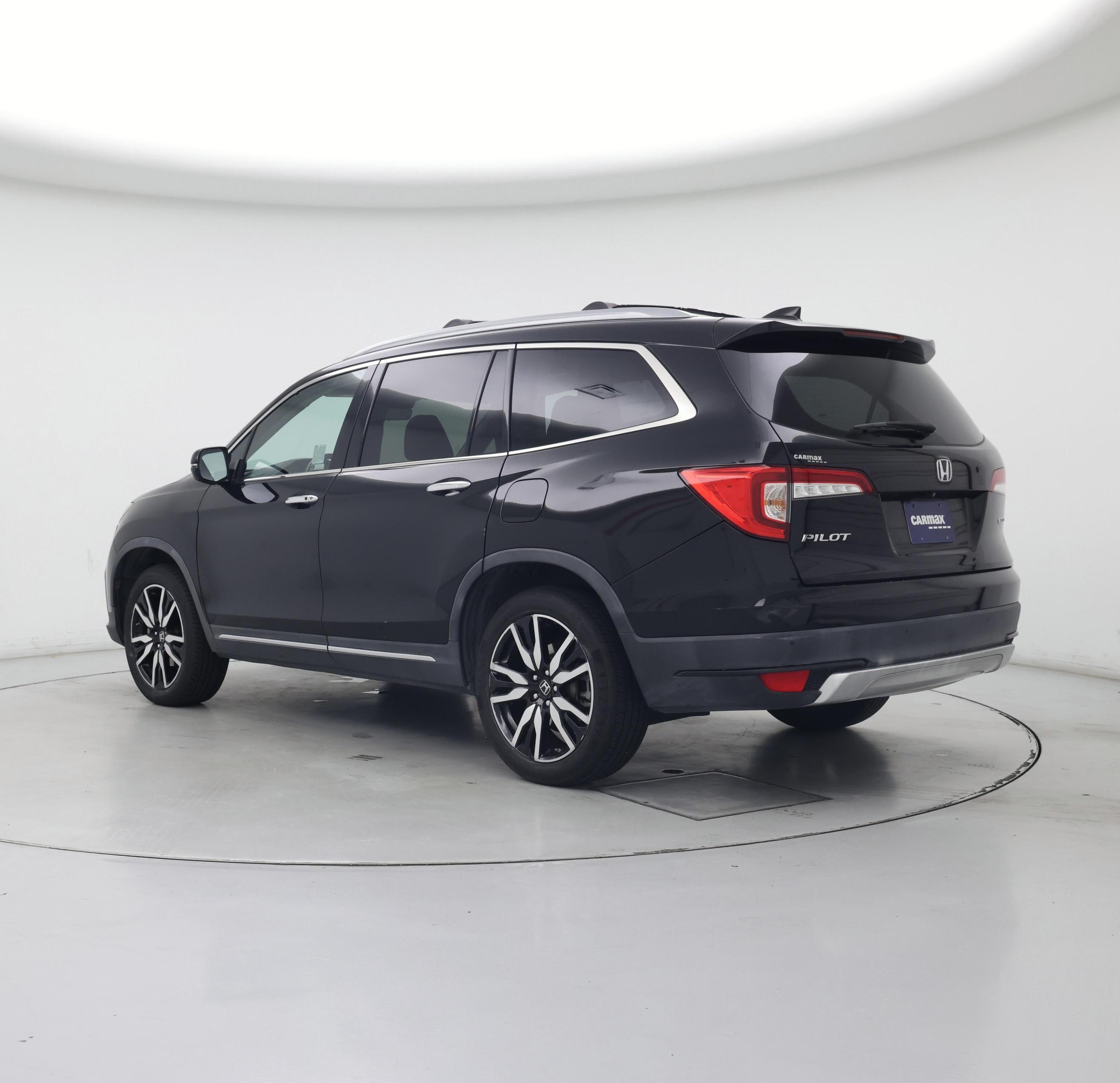Thumbnail: 2019 Honda Pilot - 2