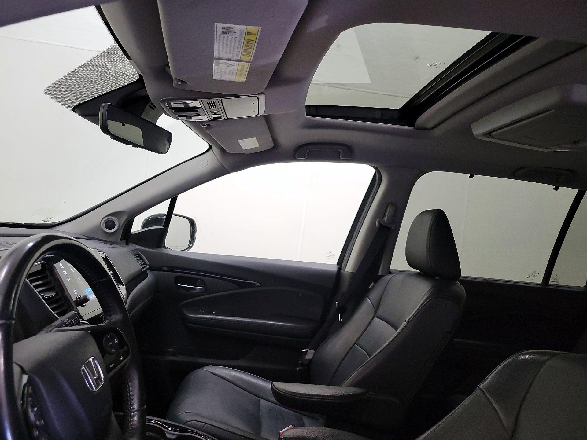 Thumbnail: 2019 Honda Pilot - 20