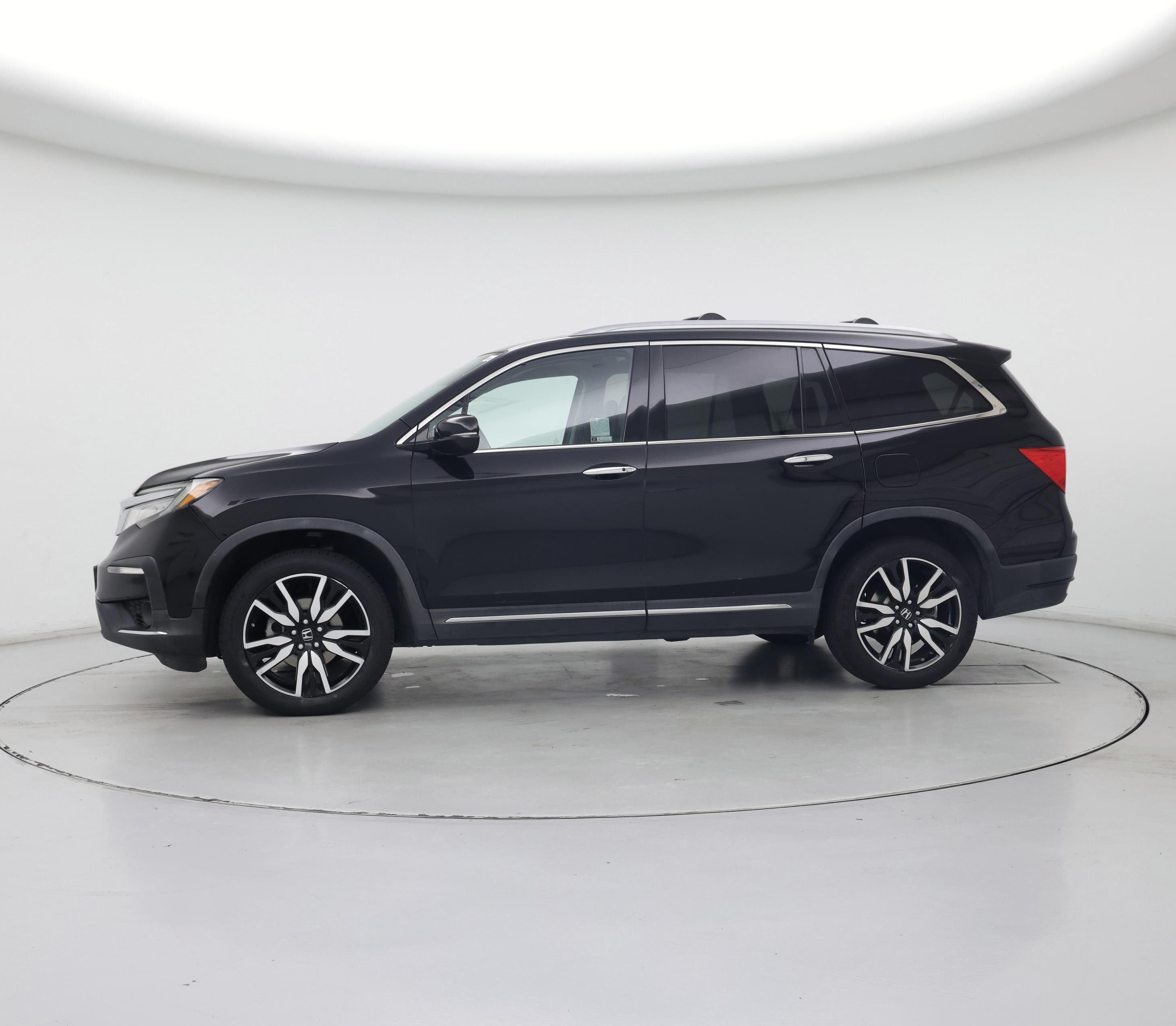 Thumbnail: 2019 Honda Pilot - 3
