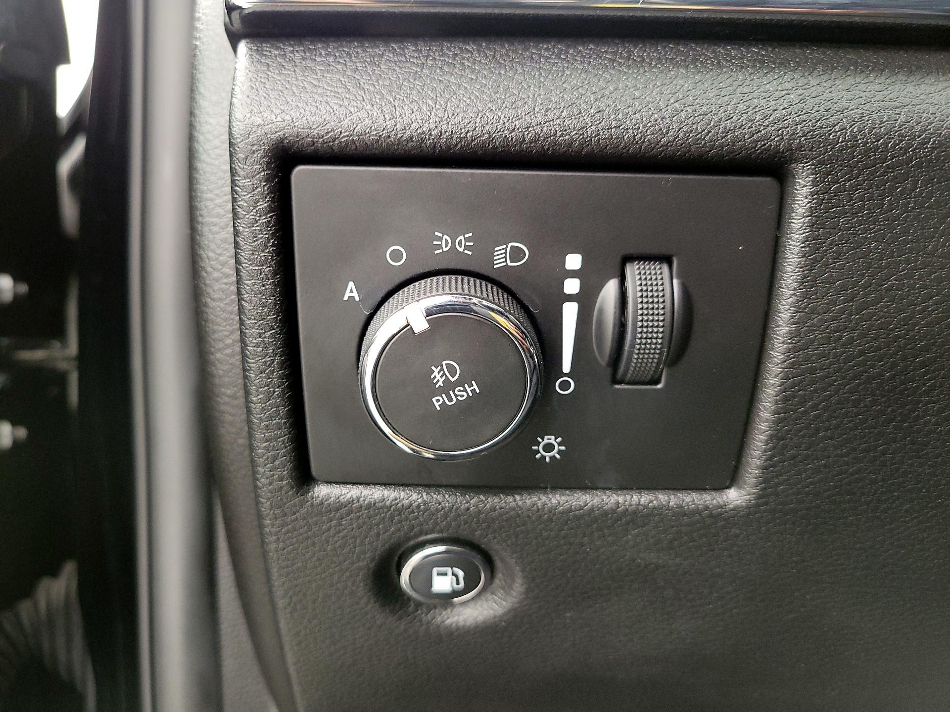 Thumbnail: 2019 Jeep Grand Cherokee - 13