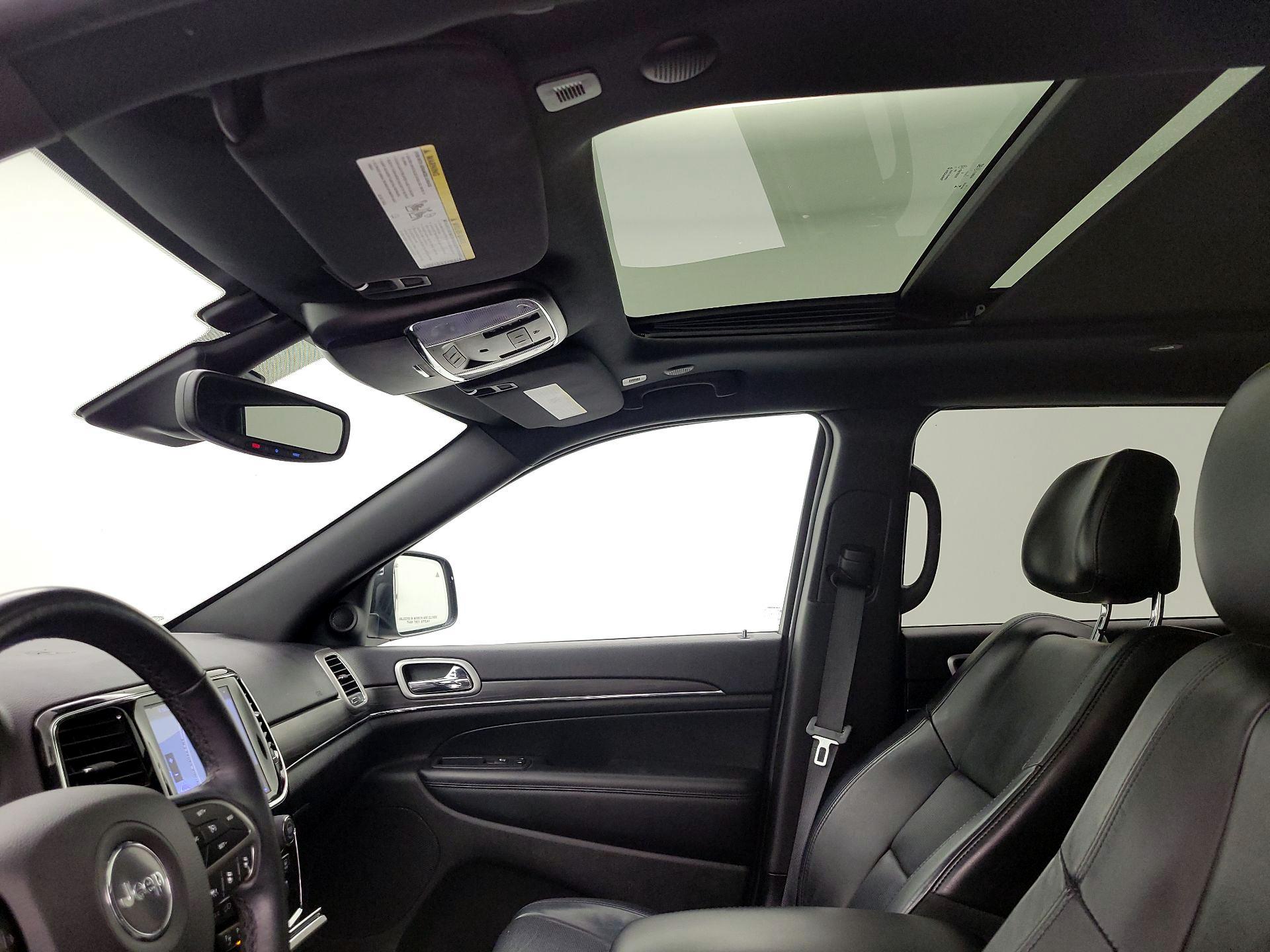 Thumbnail: 2019 Jeep Grand Cherokee - 20