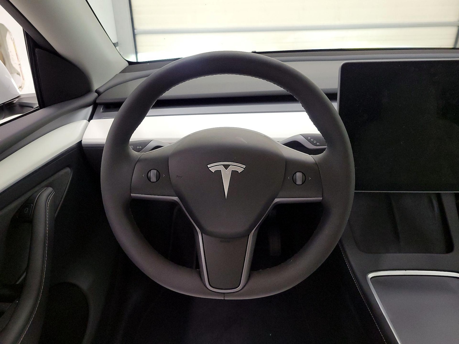 2024 Tesla Model Y Long Range - Photo 11