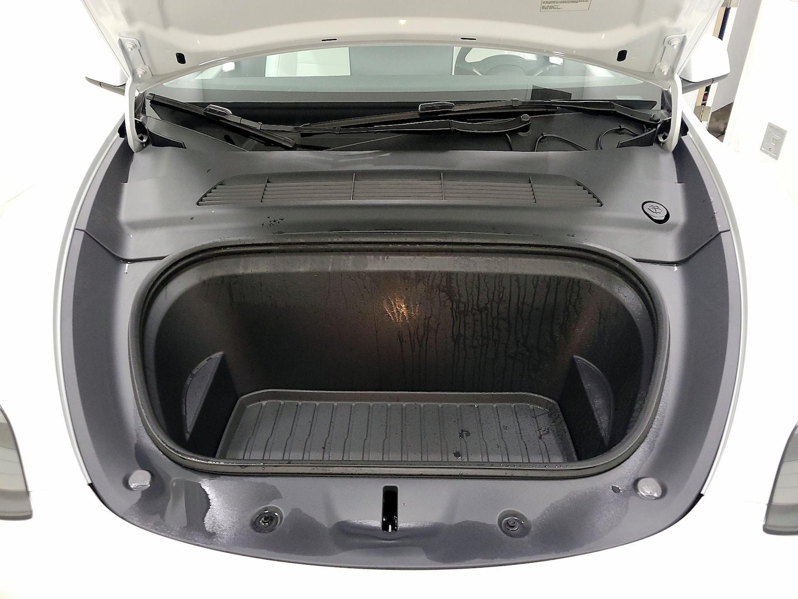 2024 Tesla Model Y Long Range - Photo 23