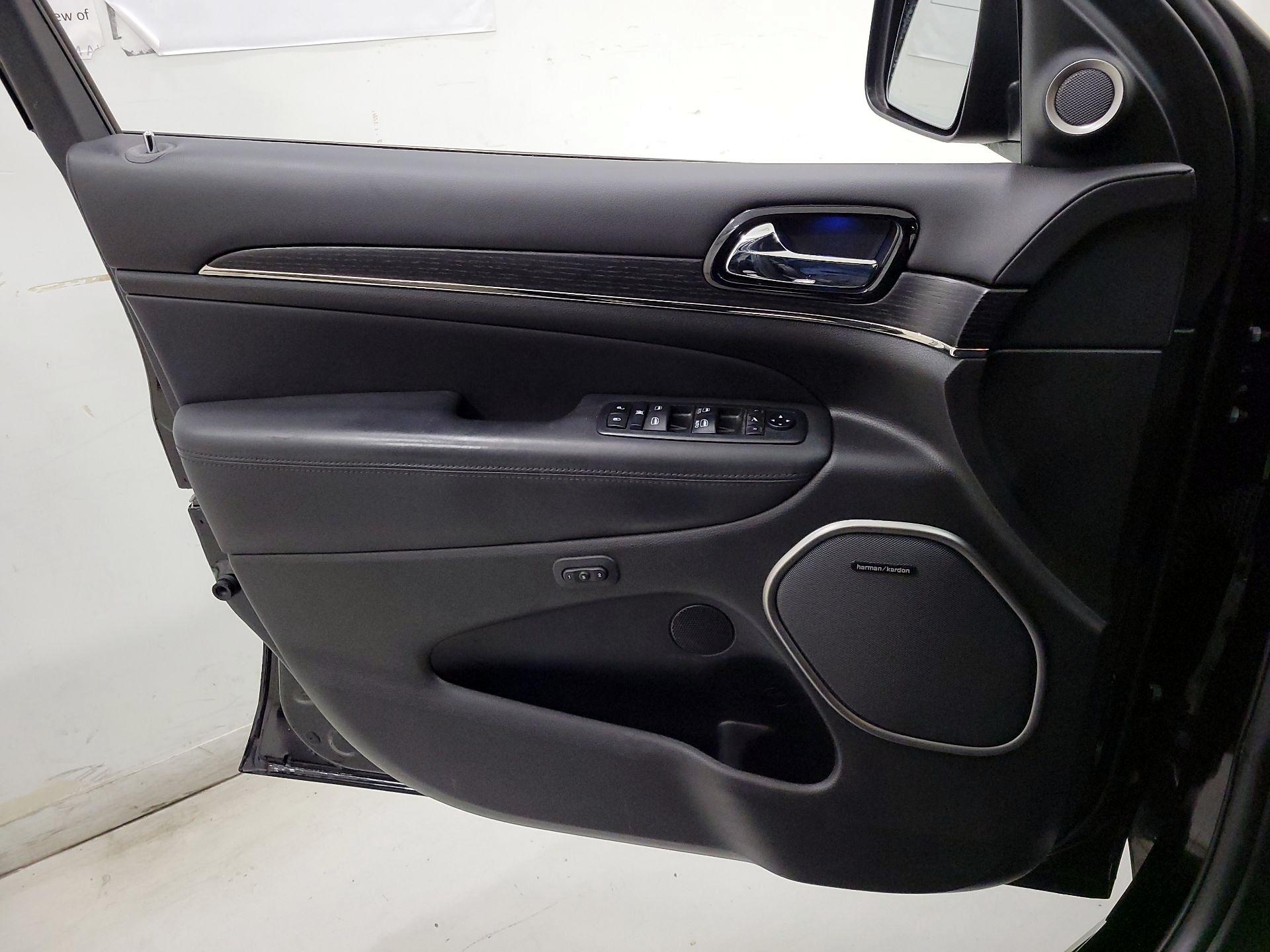 Thumbnail: 2019 Jeep Grand Cherokee - 12