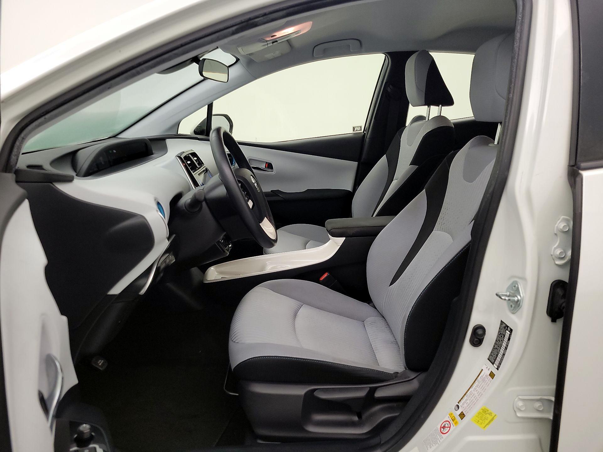 Thumbnail: 2017 Toyota Prius - 9