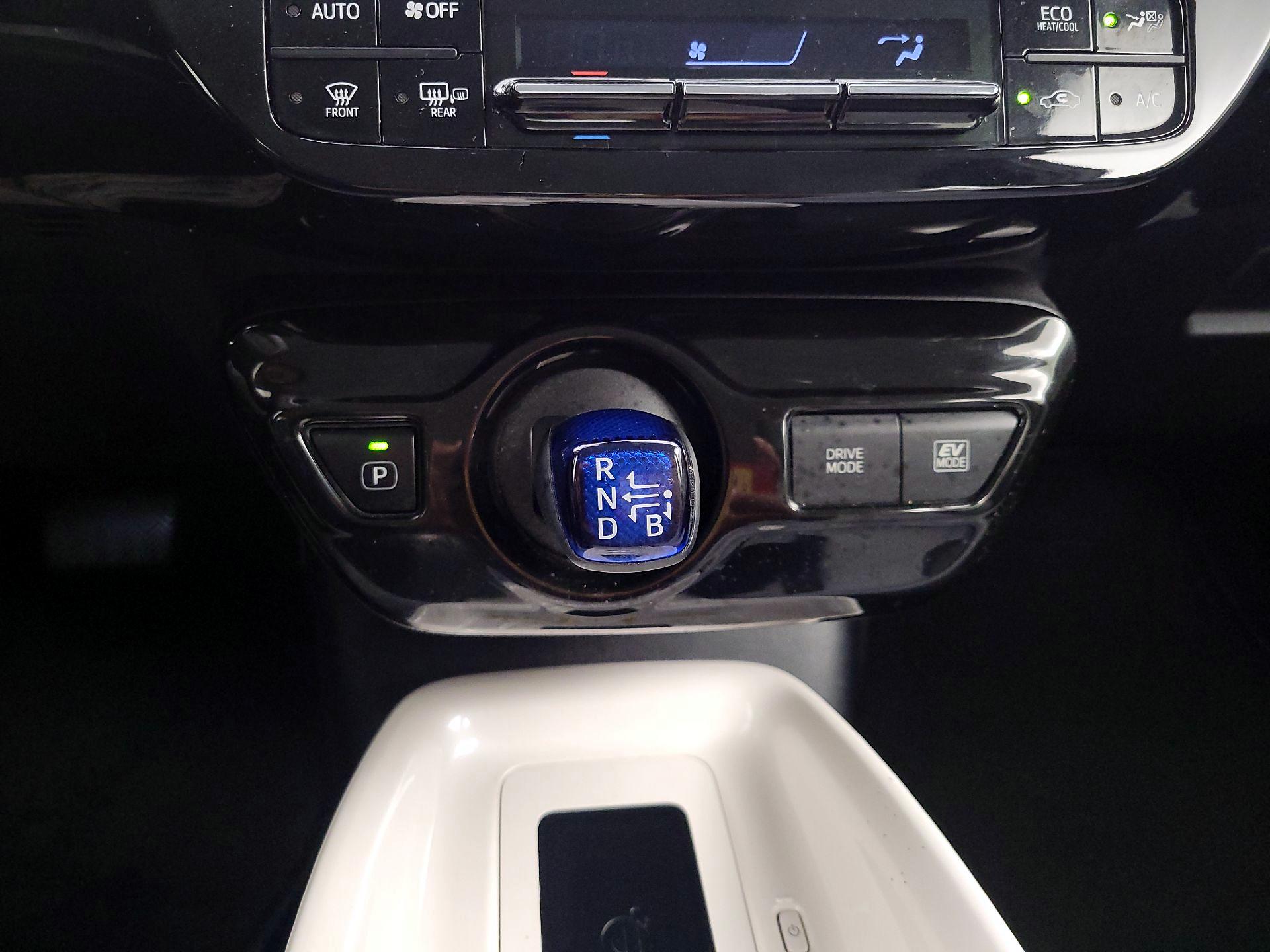 Thumbnail: 2017 Toyota Prius - 15