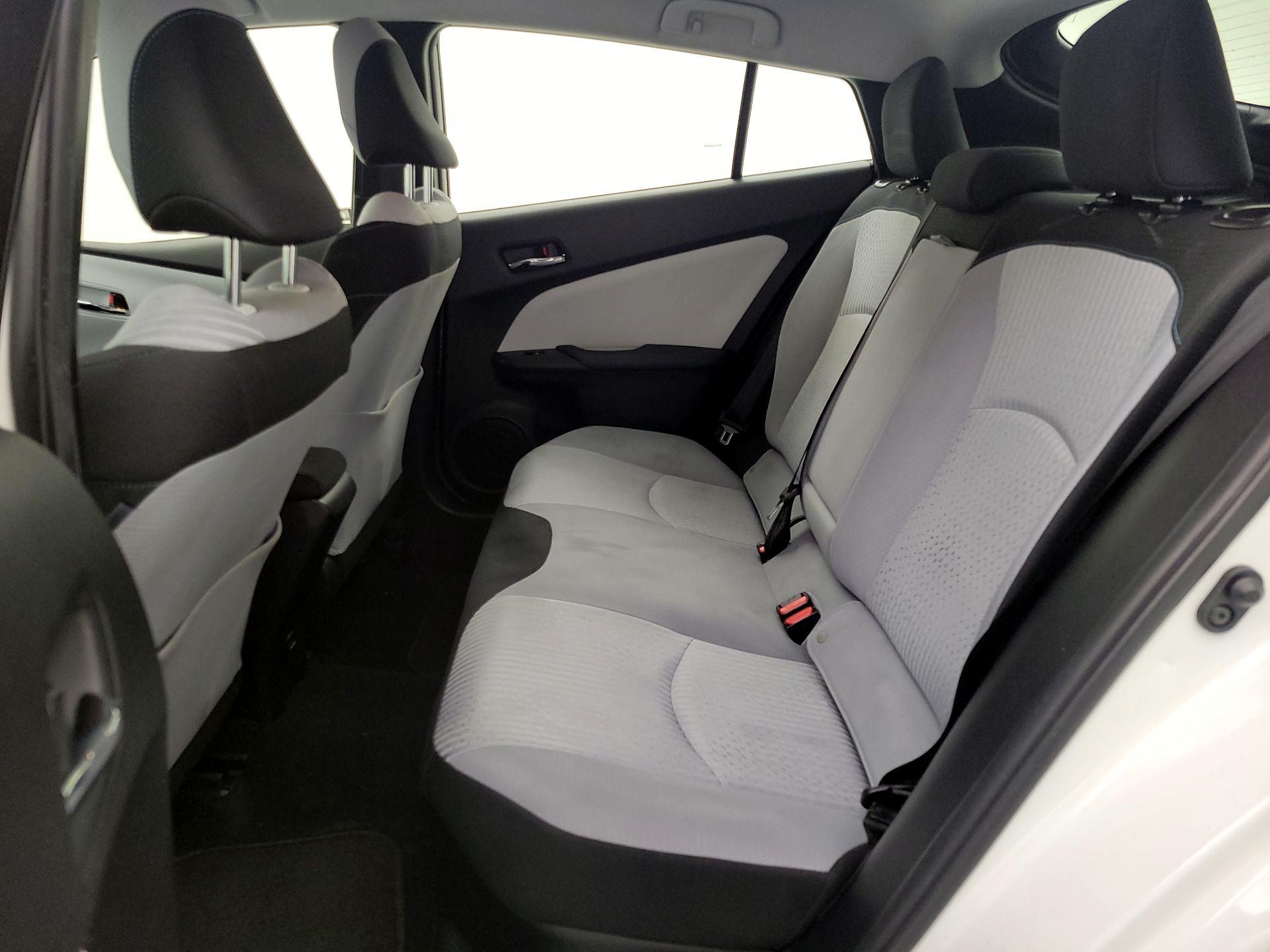 Thumbnail: 2017 Toyota Prius - 17