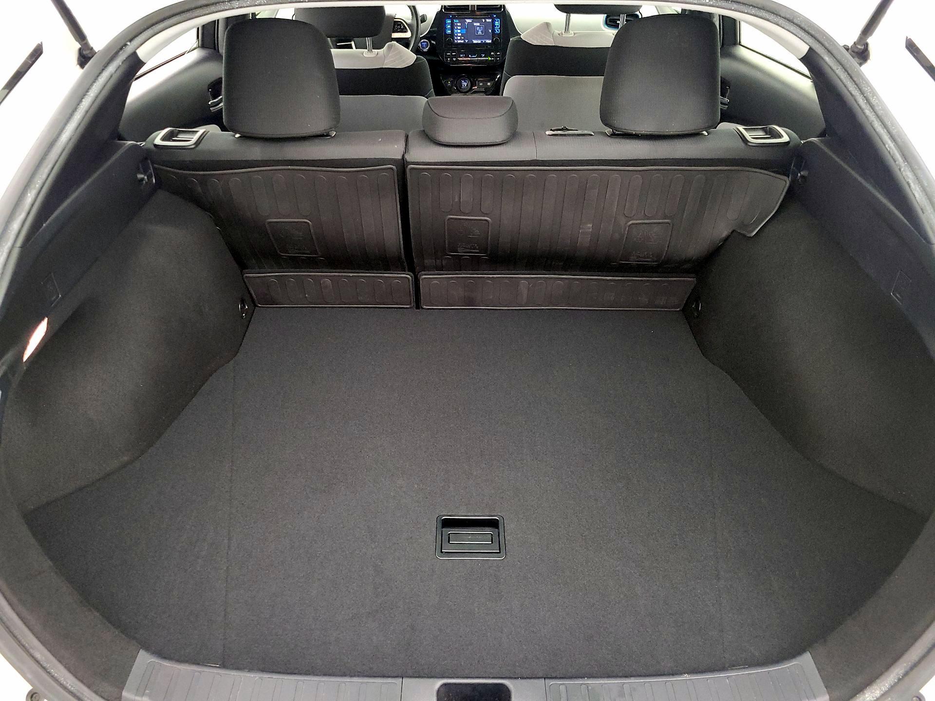 Thumbnail: 2017 Toyota Prius - 18