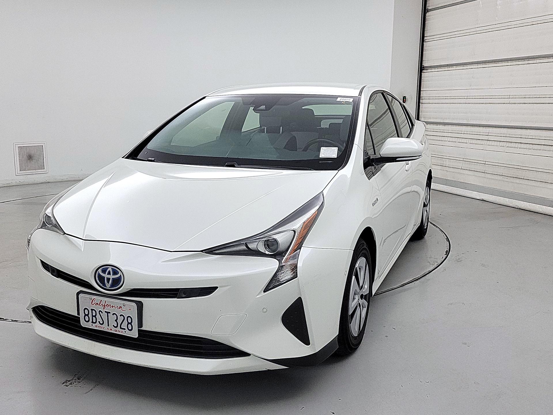 Thumbnail: 2017 Toyota Prius - 3